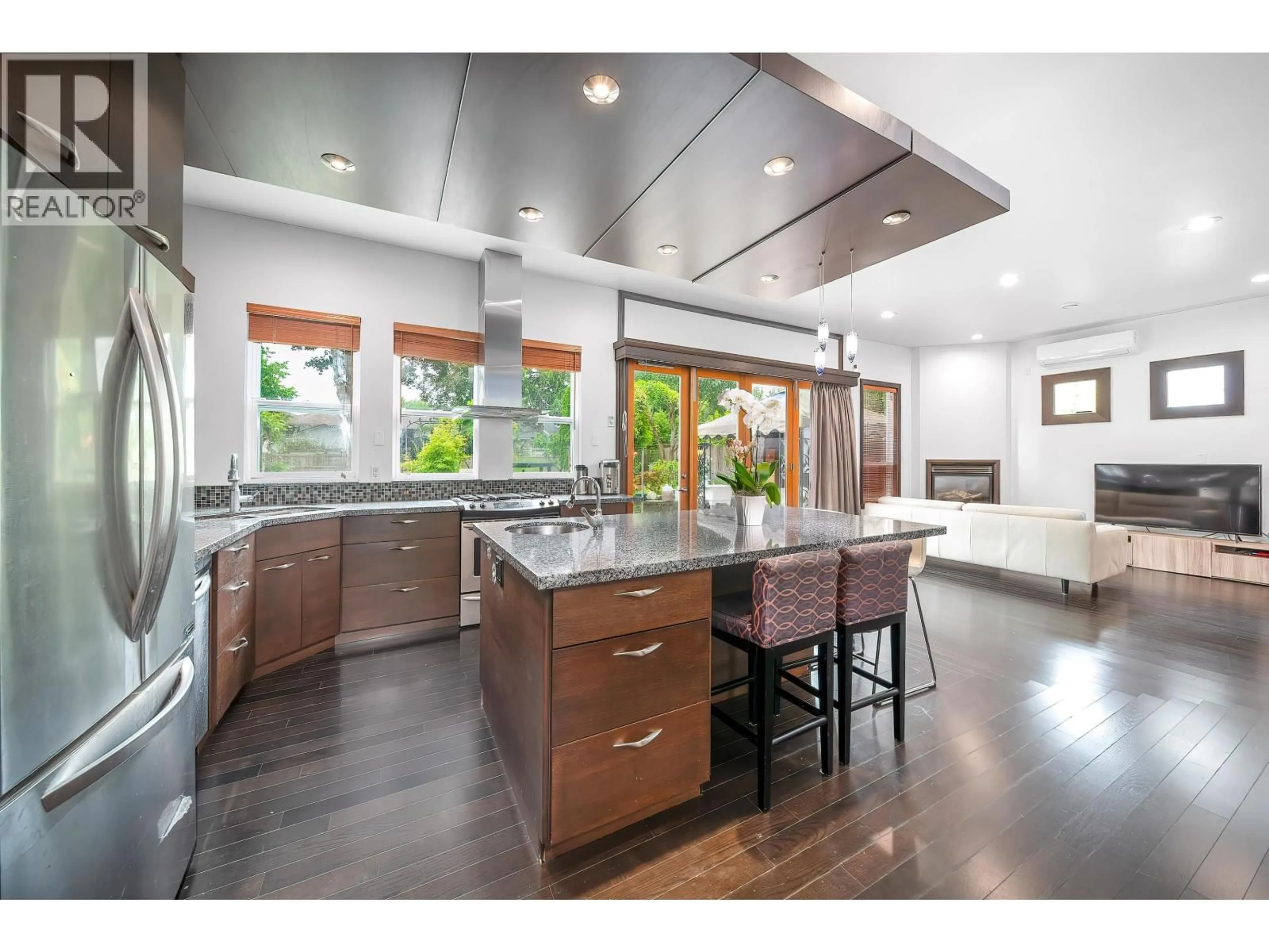 Contemporary kitchen, unknown for 4808 BONAVISTA DRIVE, Richmond British Columbia V7E4K4