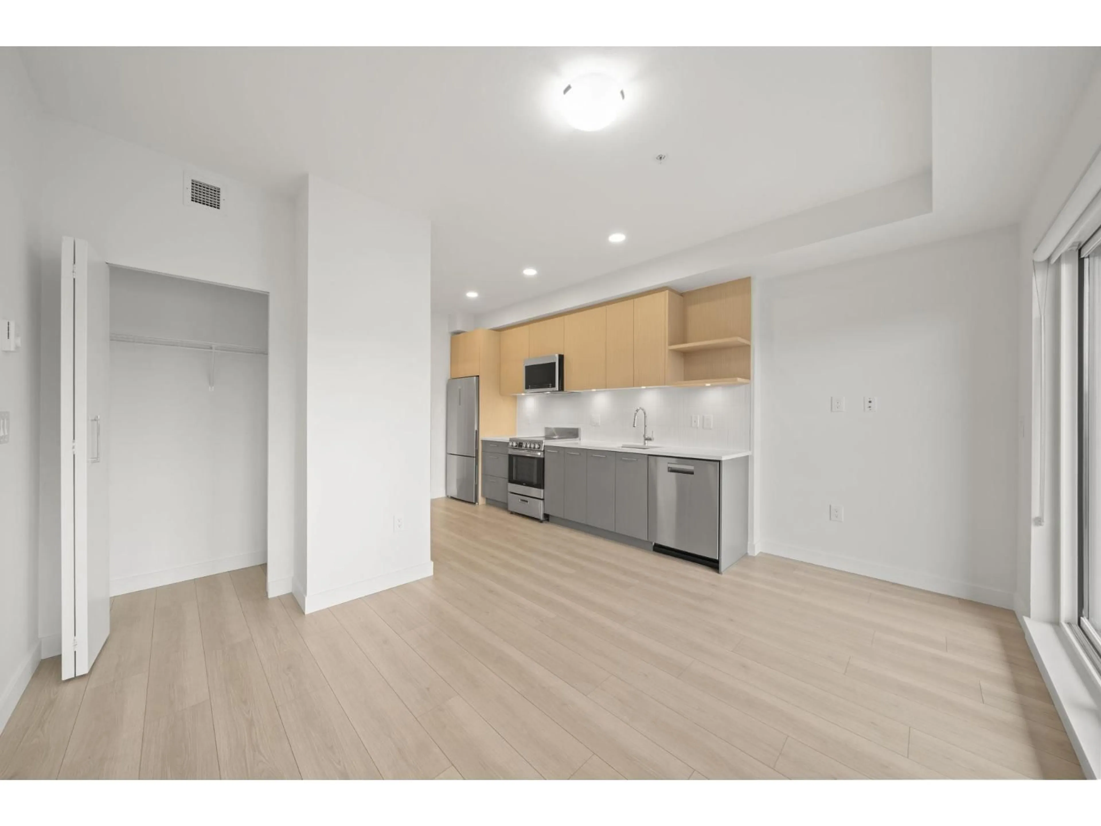 Unknown for 412 - 10777 138 STREET, Surrey British Columbia V3T0T5
