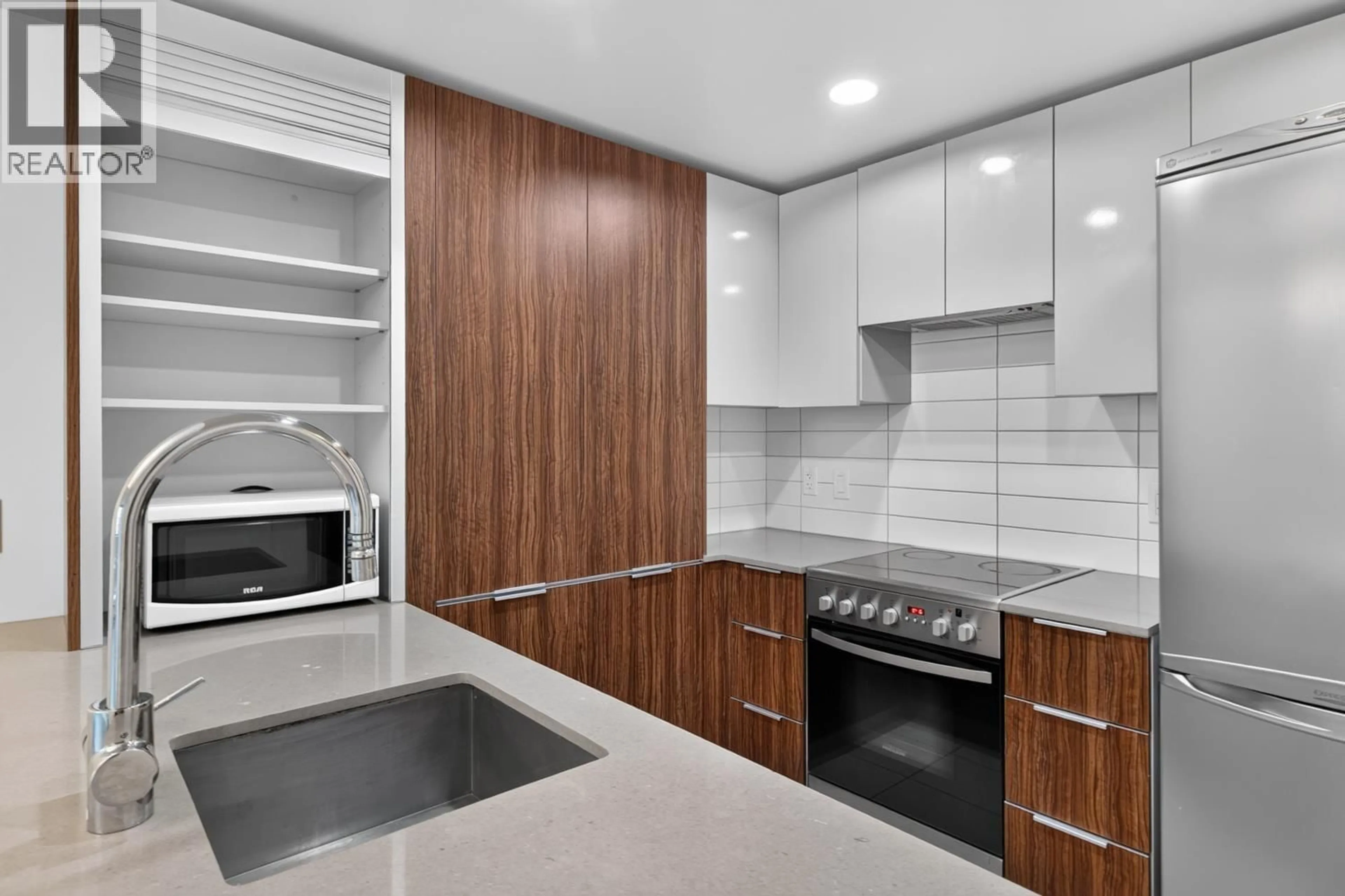 Standard kitchen, unknown for 410 - 1088 RICHARDS STREET, Vancouver British Columbia V6B0J8