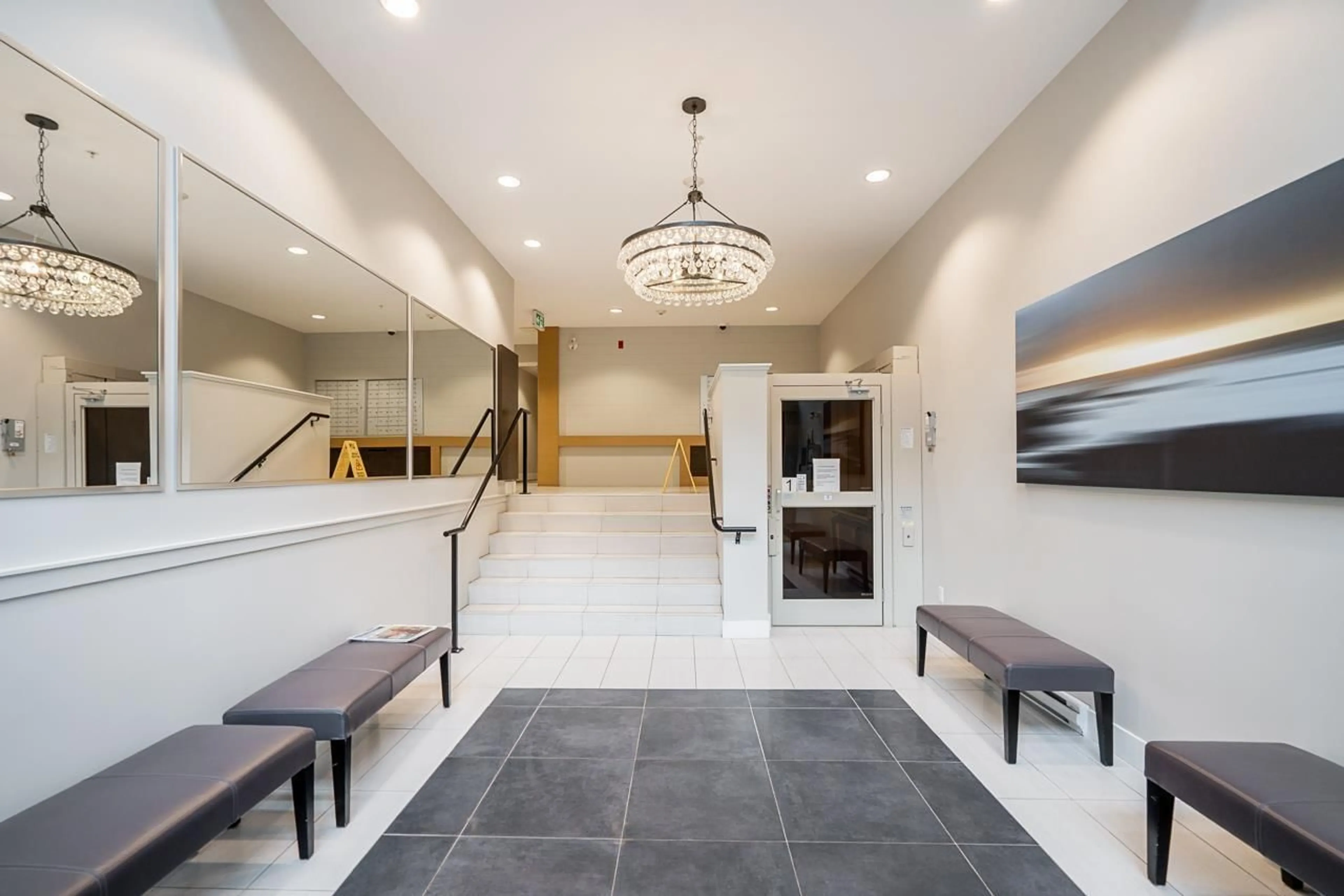 Indoor foyer for 308 - 15188 29A AVENUE, Surrey British Columbia V4P1H1