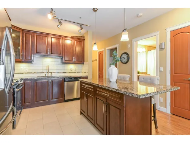 284 - 8288 207A STREET, Langley 5
