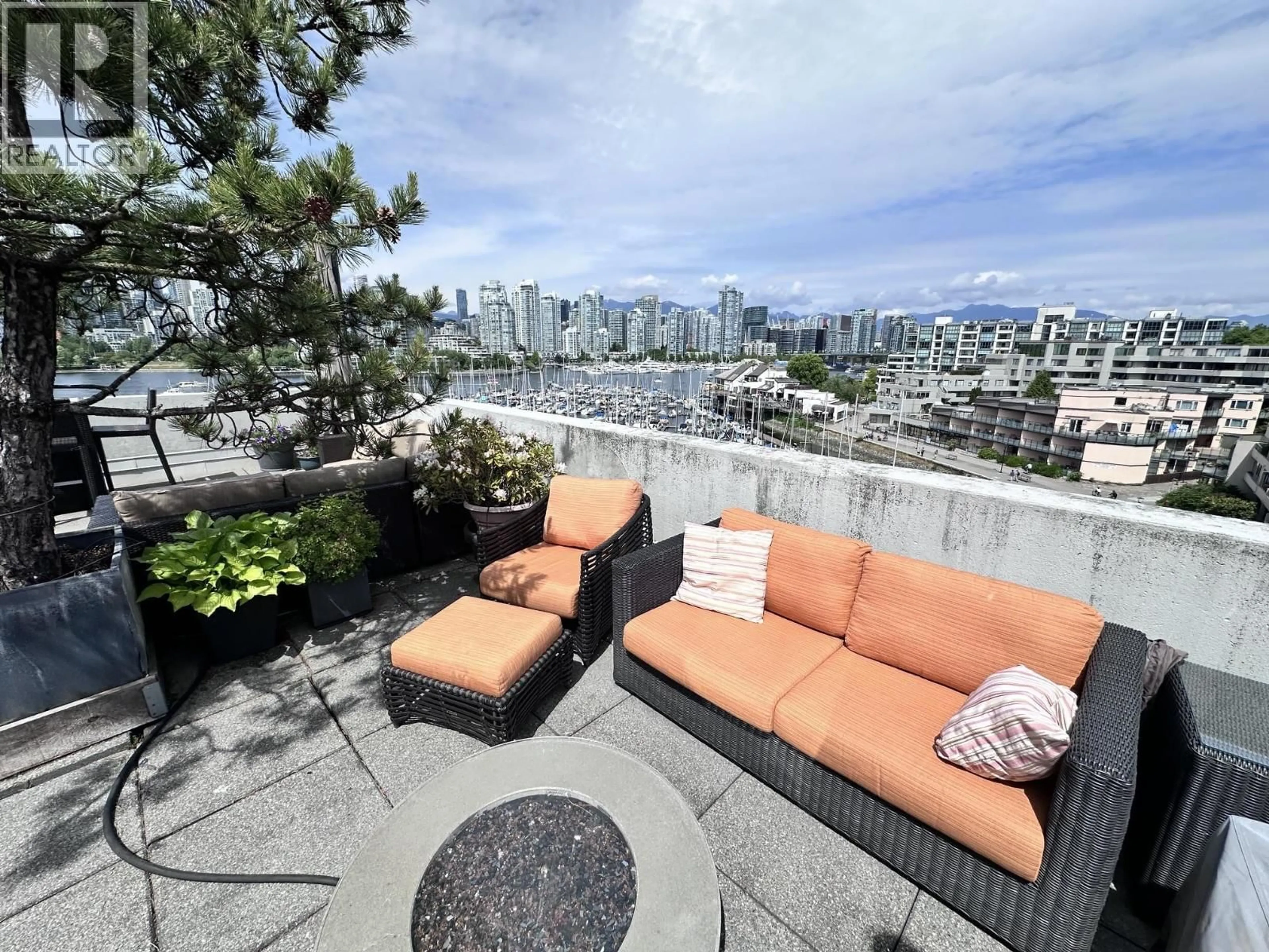 Patio, unknown for 313 - 674 LEG IN BOOT SQUARE, Vancouver British Columbia V5Z4B4