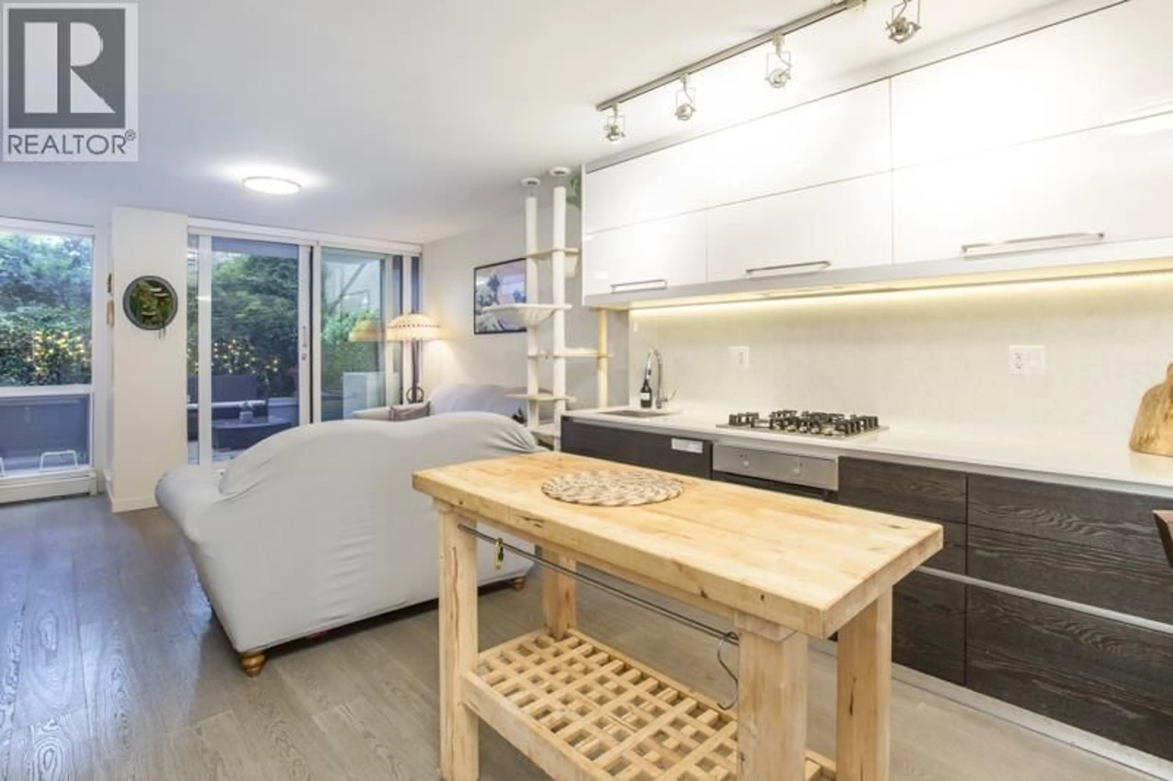 Open concept kitchen, unknown for 208 - 189 KEEFER STREET, Vancouver British Columbia V6A0C8