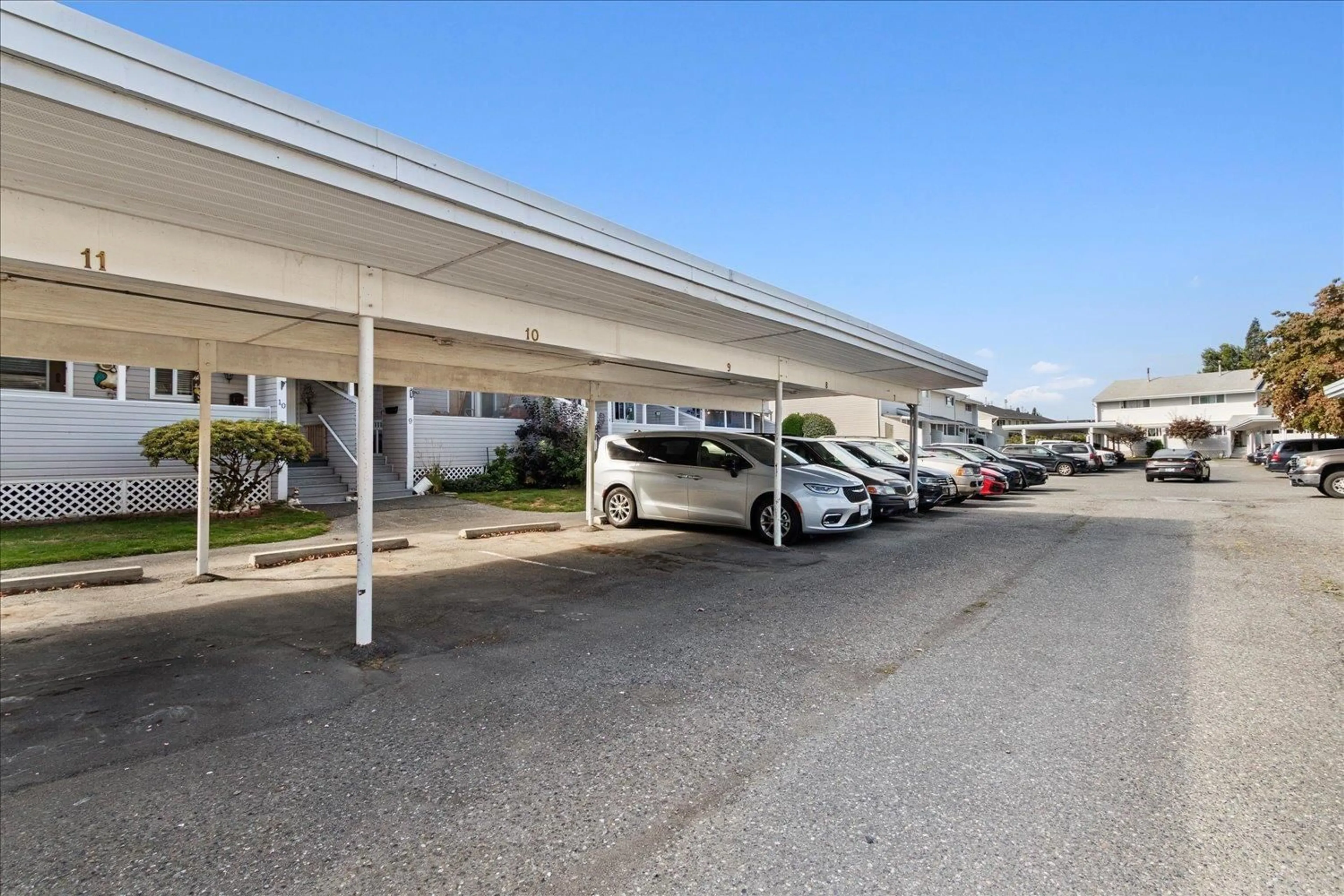 Parking for 10 - 45215 WOLFE ROAD, Chilliwack British Columbia V2P1V5