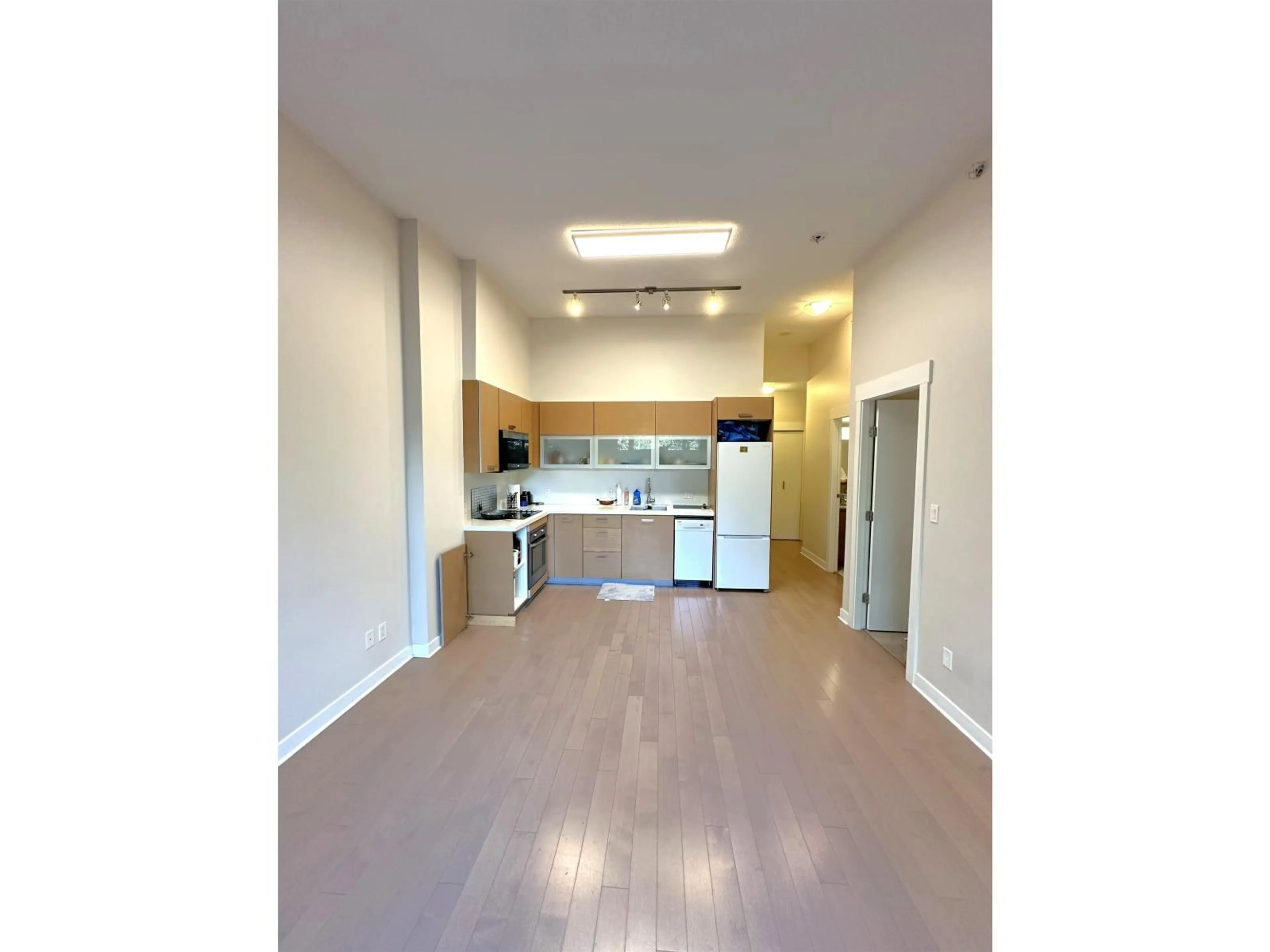 Unknown for 102 - 13380 108 AVENUE, Surrey British Columbia V3T0E7
