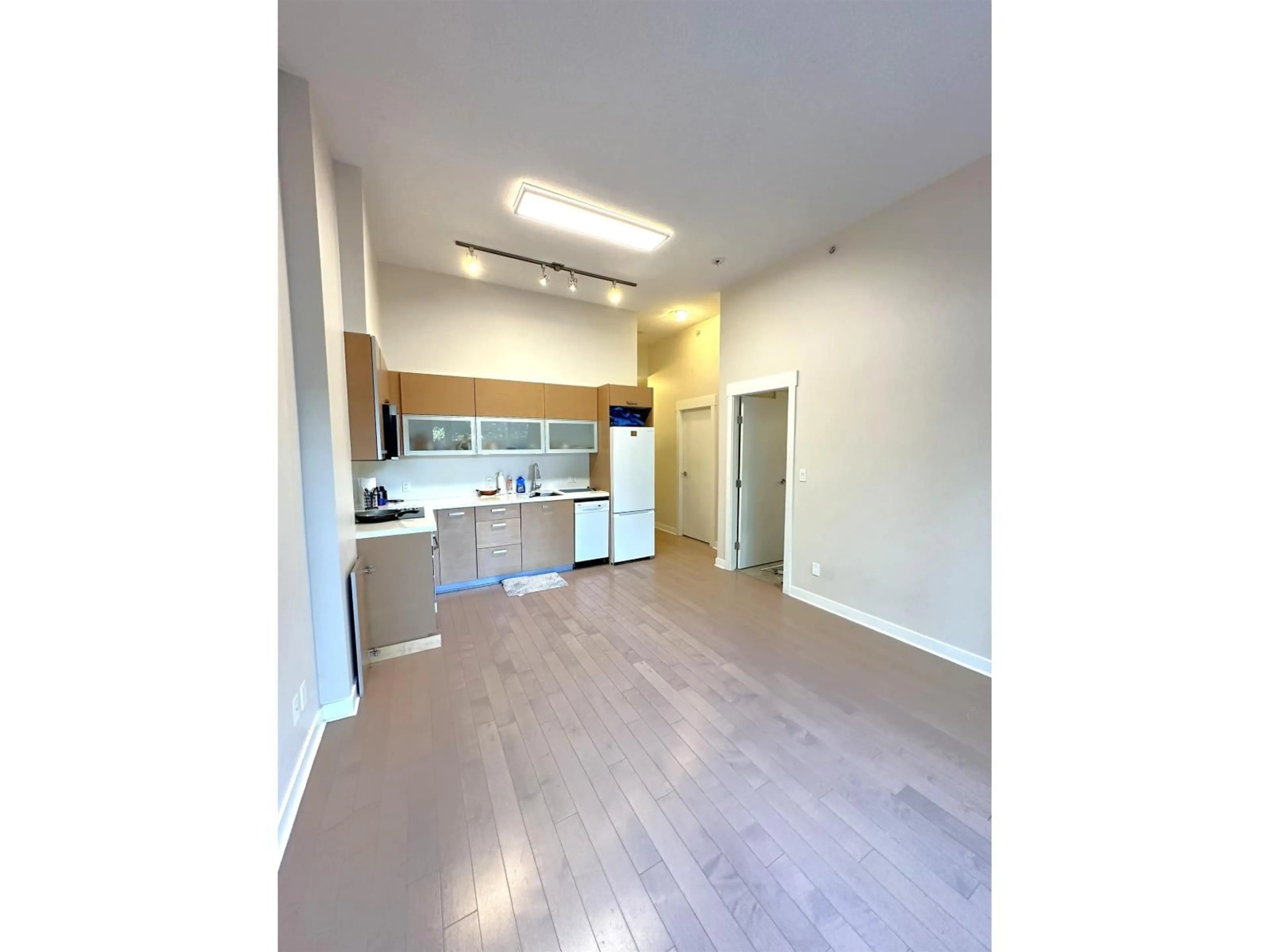 Unknown for 102 - 13380 108 AVENUE, Surrey British Columbia V3T0E7