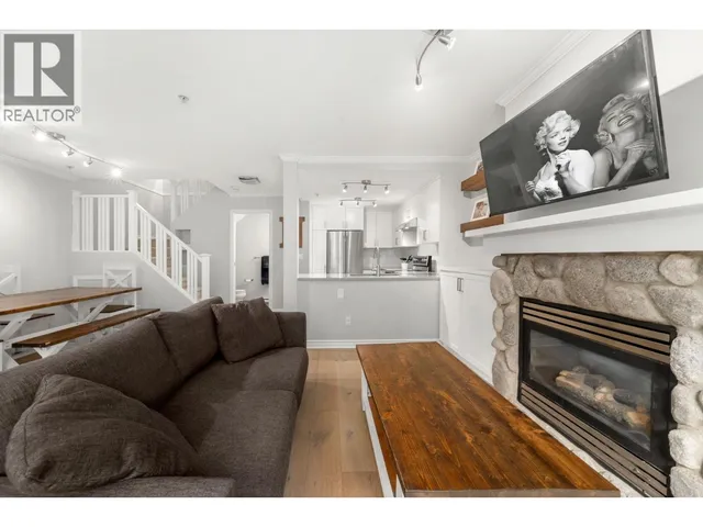 6 - 1073 LYNN VALLEY ROAD, North Vancouver 4