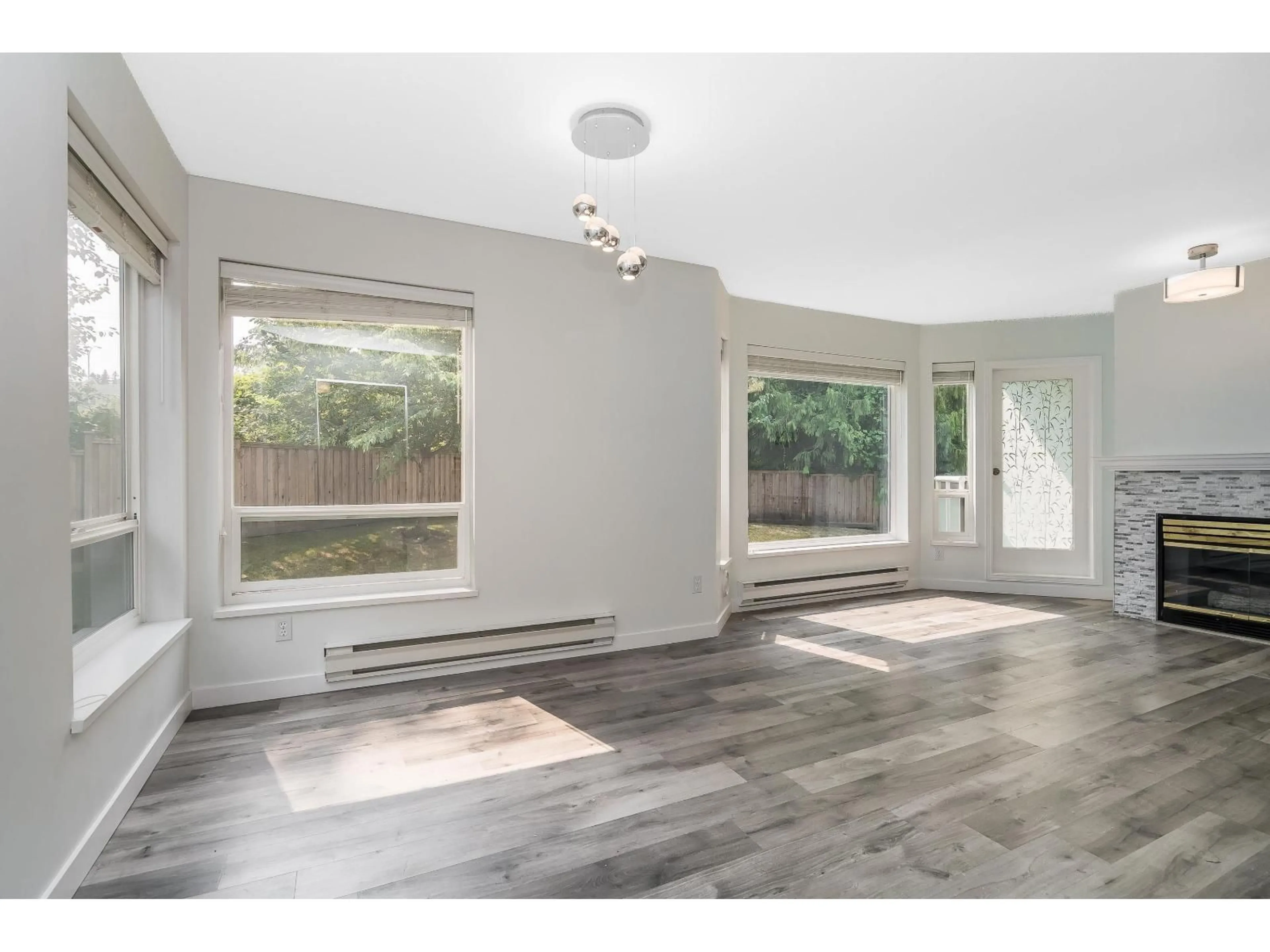 A pic of a room for 203 - 2855 152 STREET, Surrey British Columbia V4P1H2