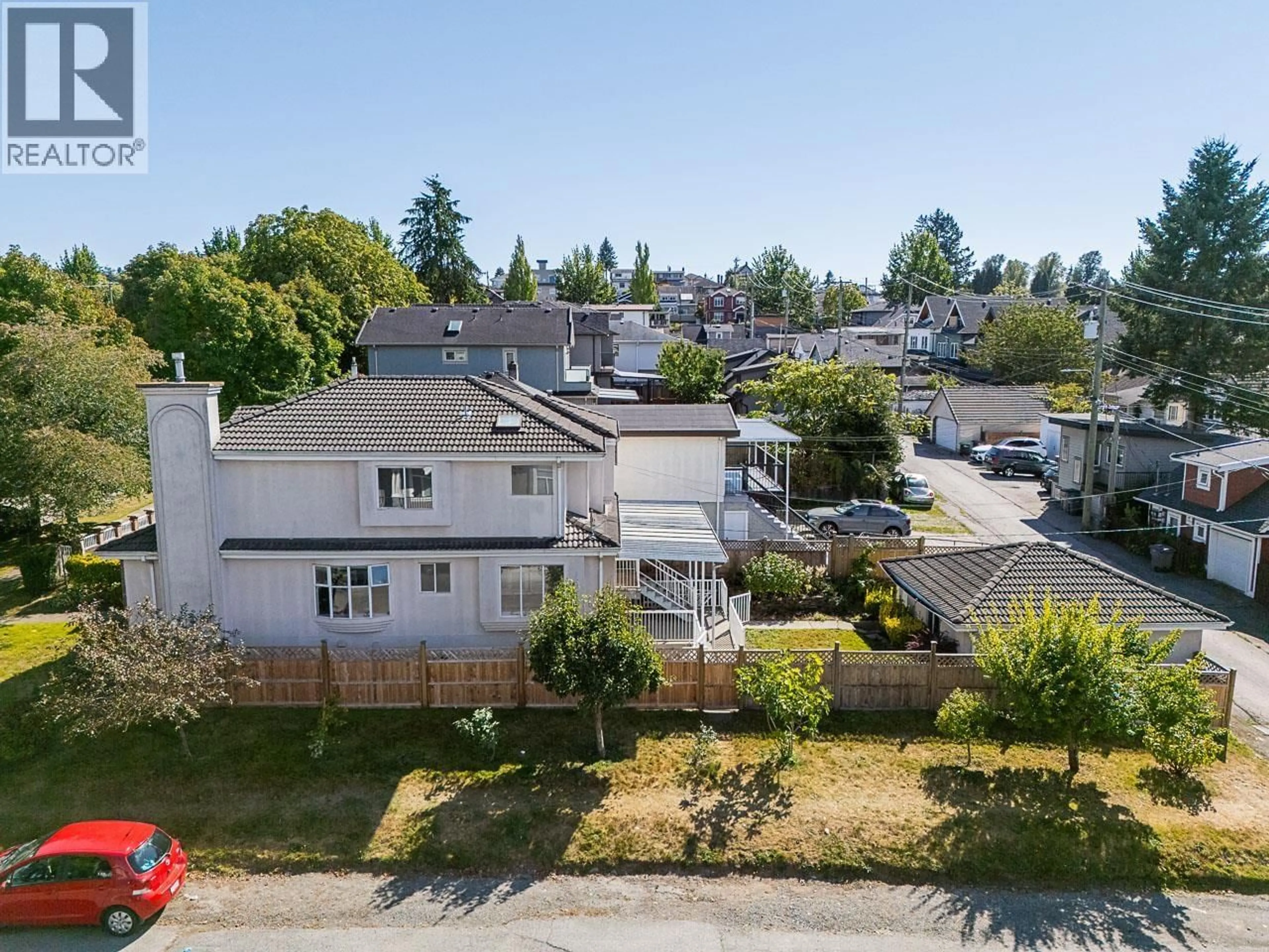 A pic from outside/outdoor area/front of a property/back of a property/a pic from drone, street for 4803 FLEMING STREET, Vancouver British Columbia V5N3W7