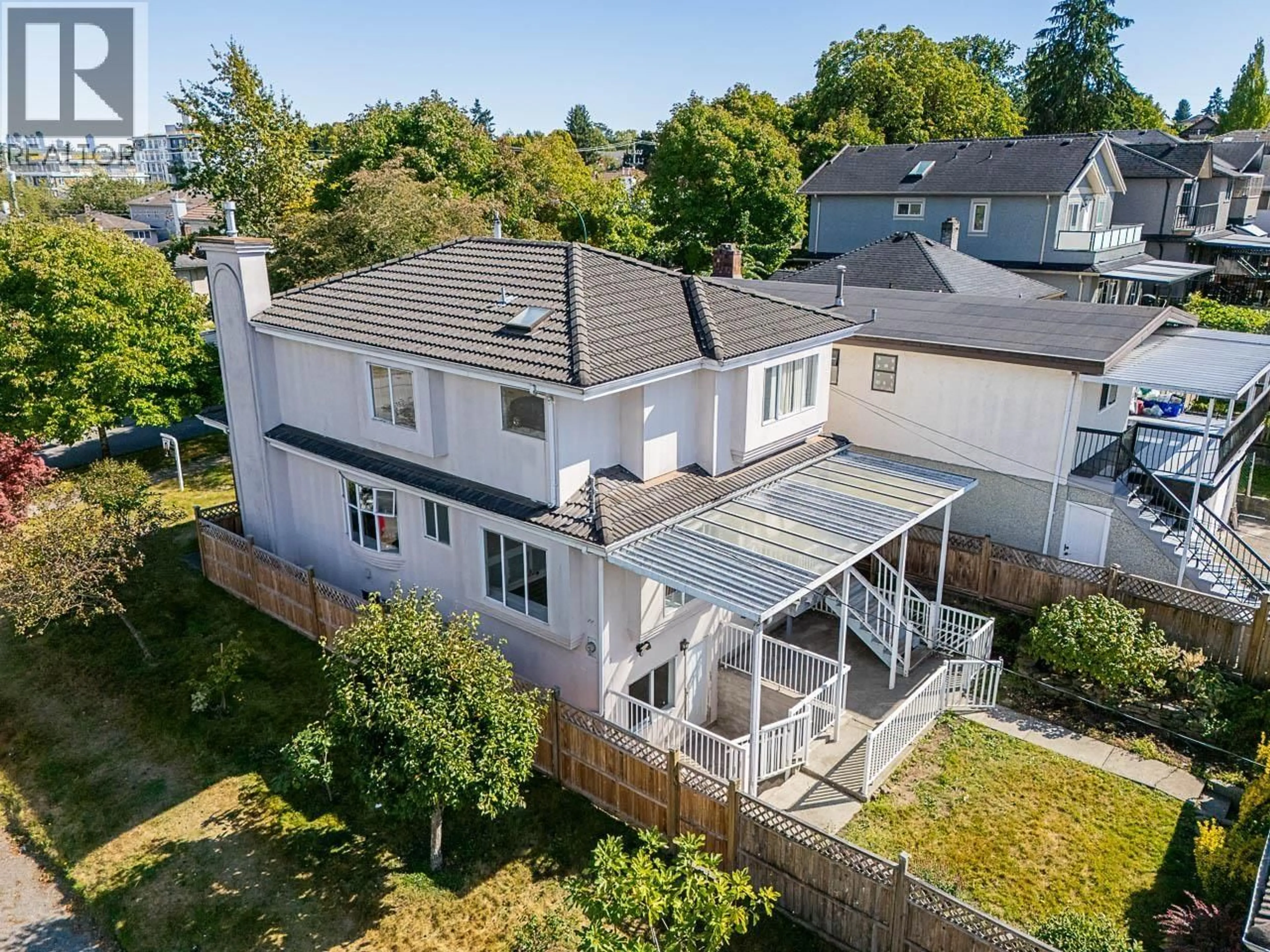 A pic from outside/outdoor area/front of a property/back of a property/a pic from drone, unknown for 4803 FLEMING STREET, Vancouver British Columbia V5N3W7