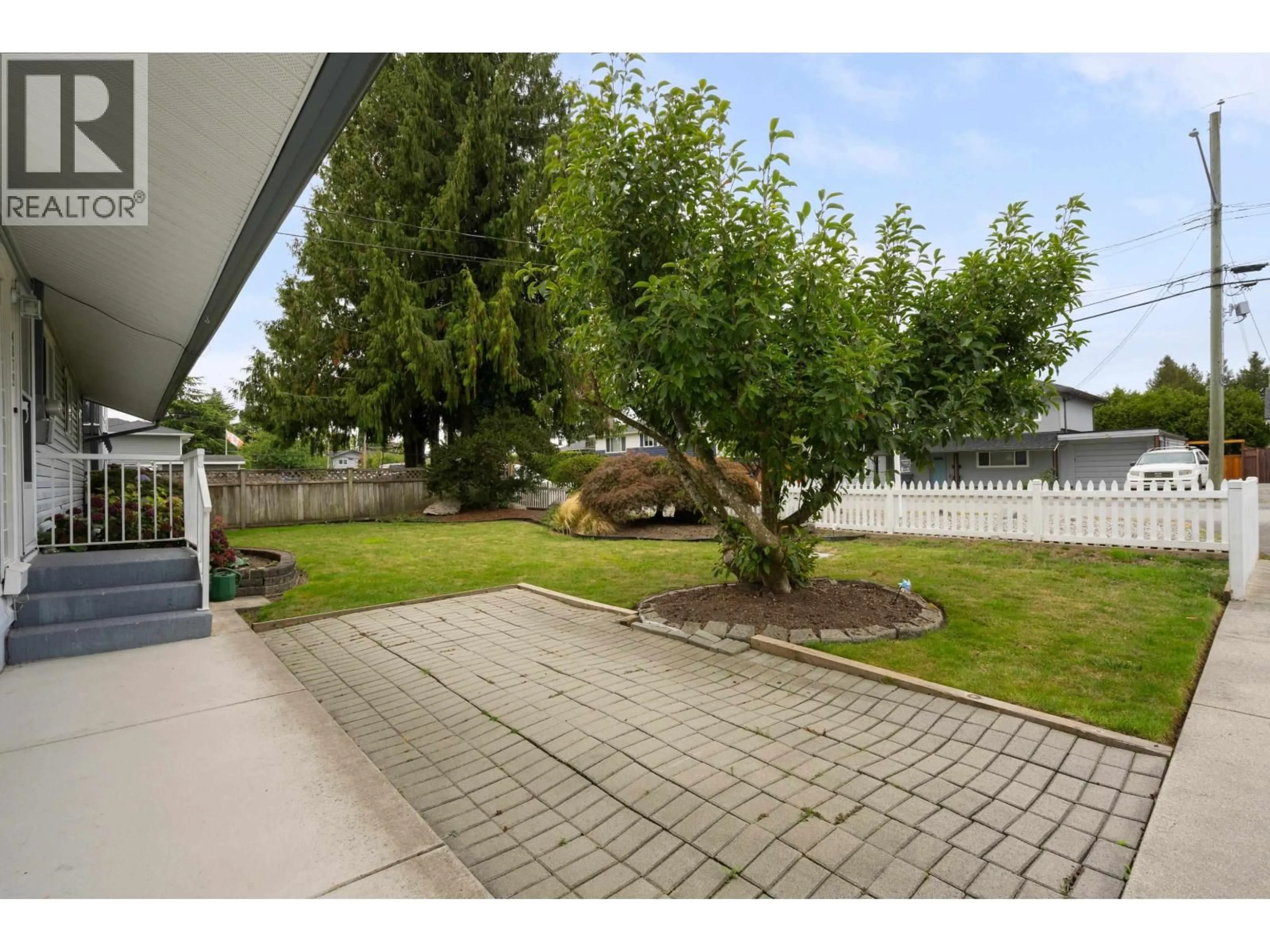 Patio, street for 4872 58 STREET, Delta British Columbia V4K3H5