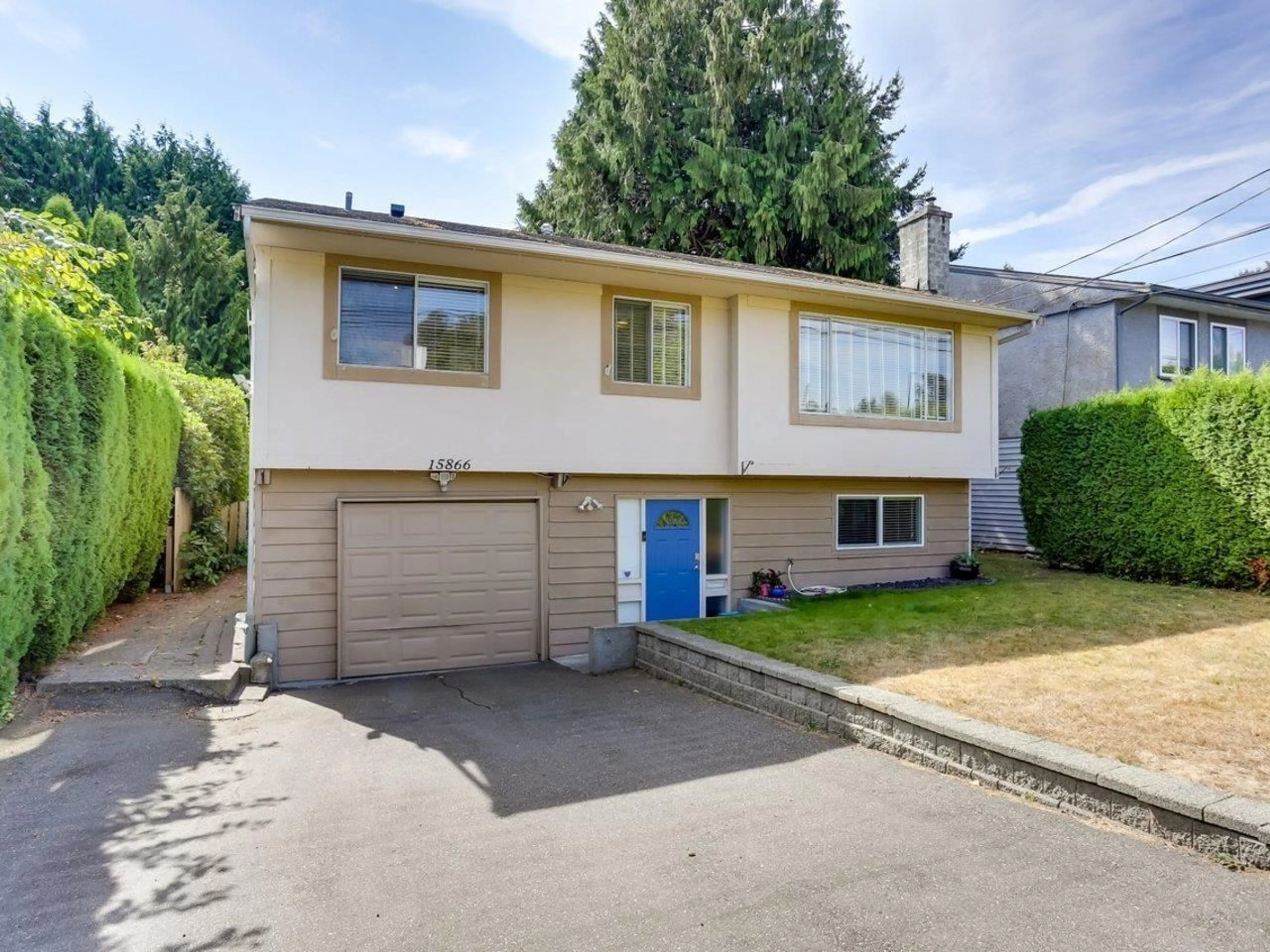 Home with vinyl exterior material, street for 15866 NORTH BLUFF ROAD, White Rock British Columbia V4B3G7