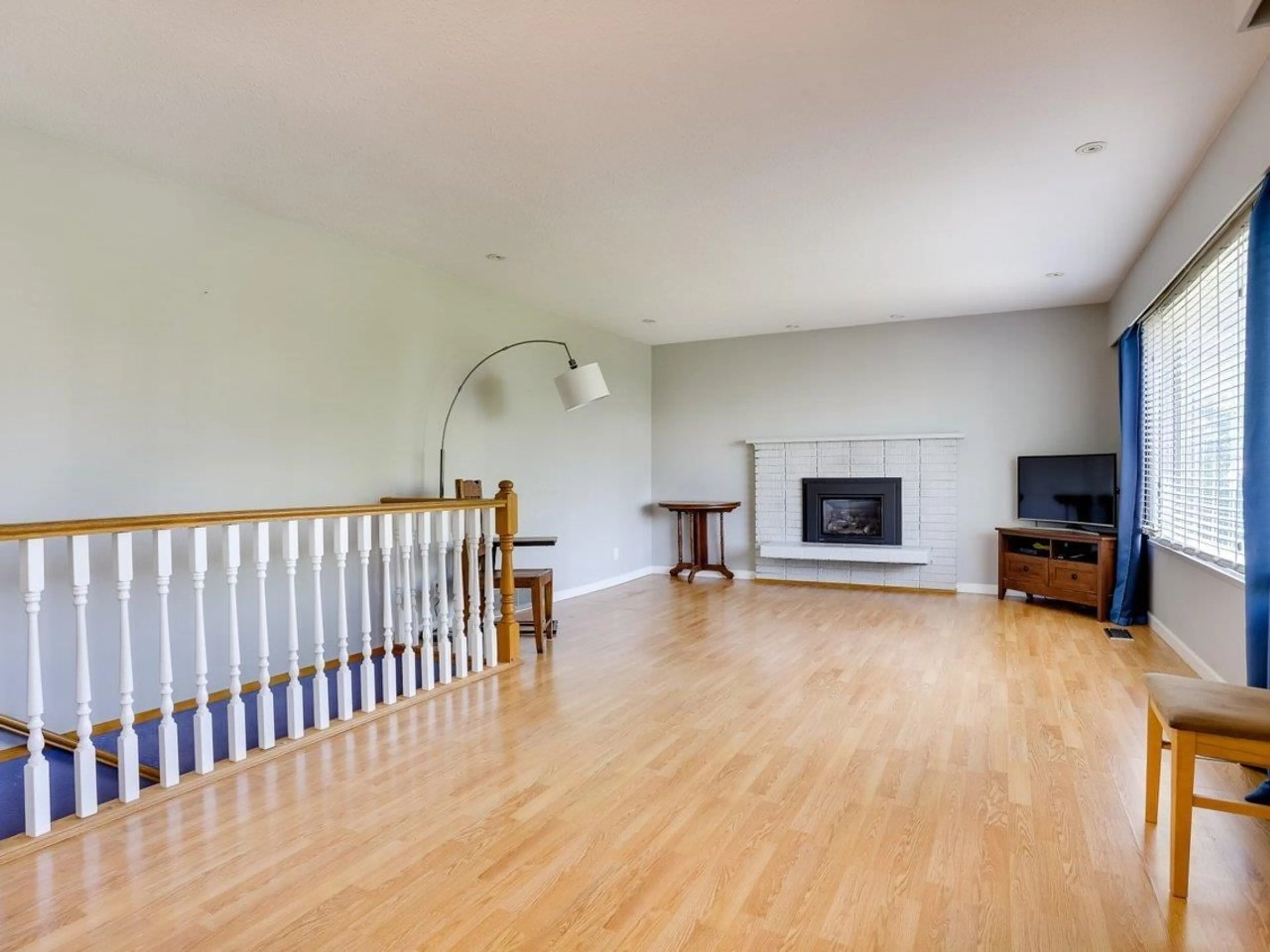 Unknown for 15866 NORTH BLUFF ROAD, White Rock British Columbia V4B3G7