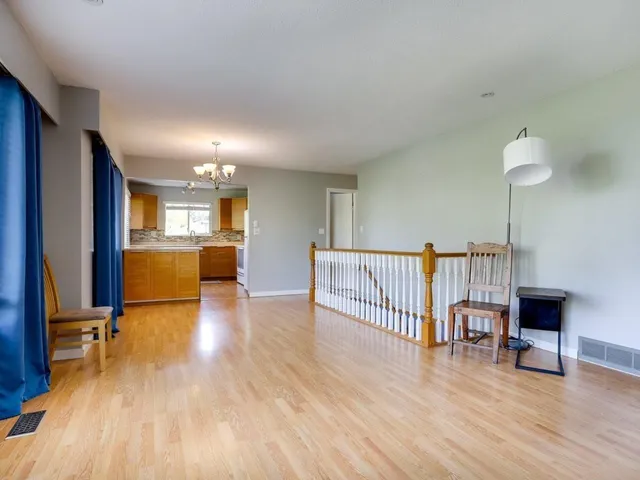 15866 NORTH BLUFF ROAD, White Rock 5