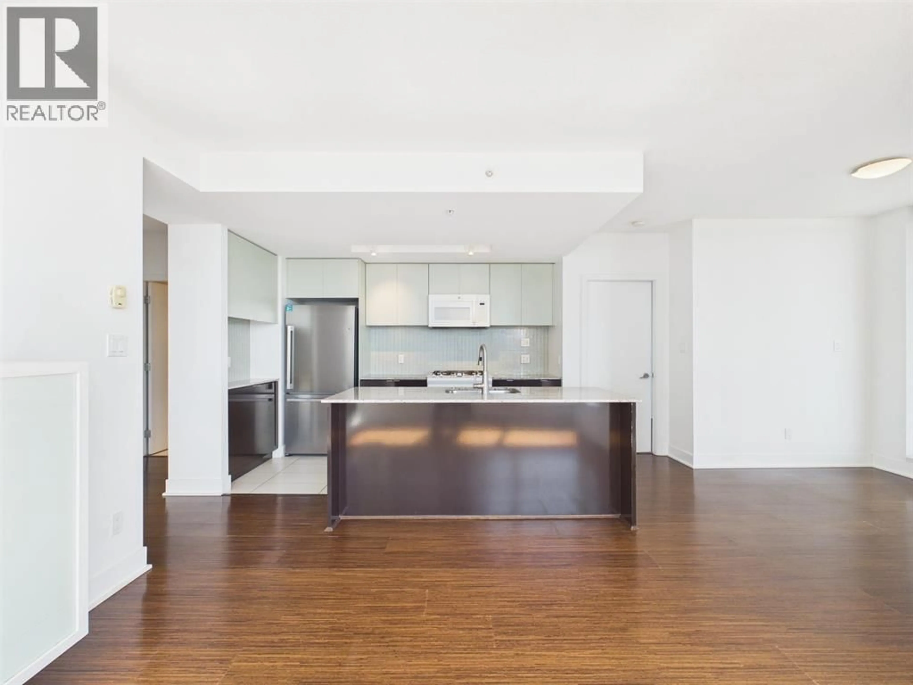 Open concept kitchen, wood/laminate floor for 3106 - 4808 HAZEL STREET, Burnaby British Columbia V5H0A2