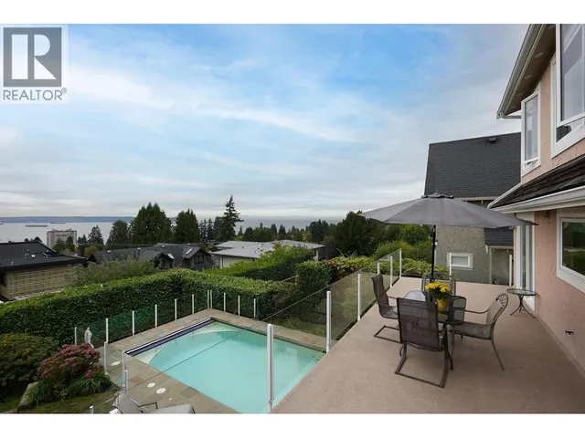 2316 NELSON AVENUE, West Vancouver 2