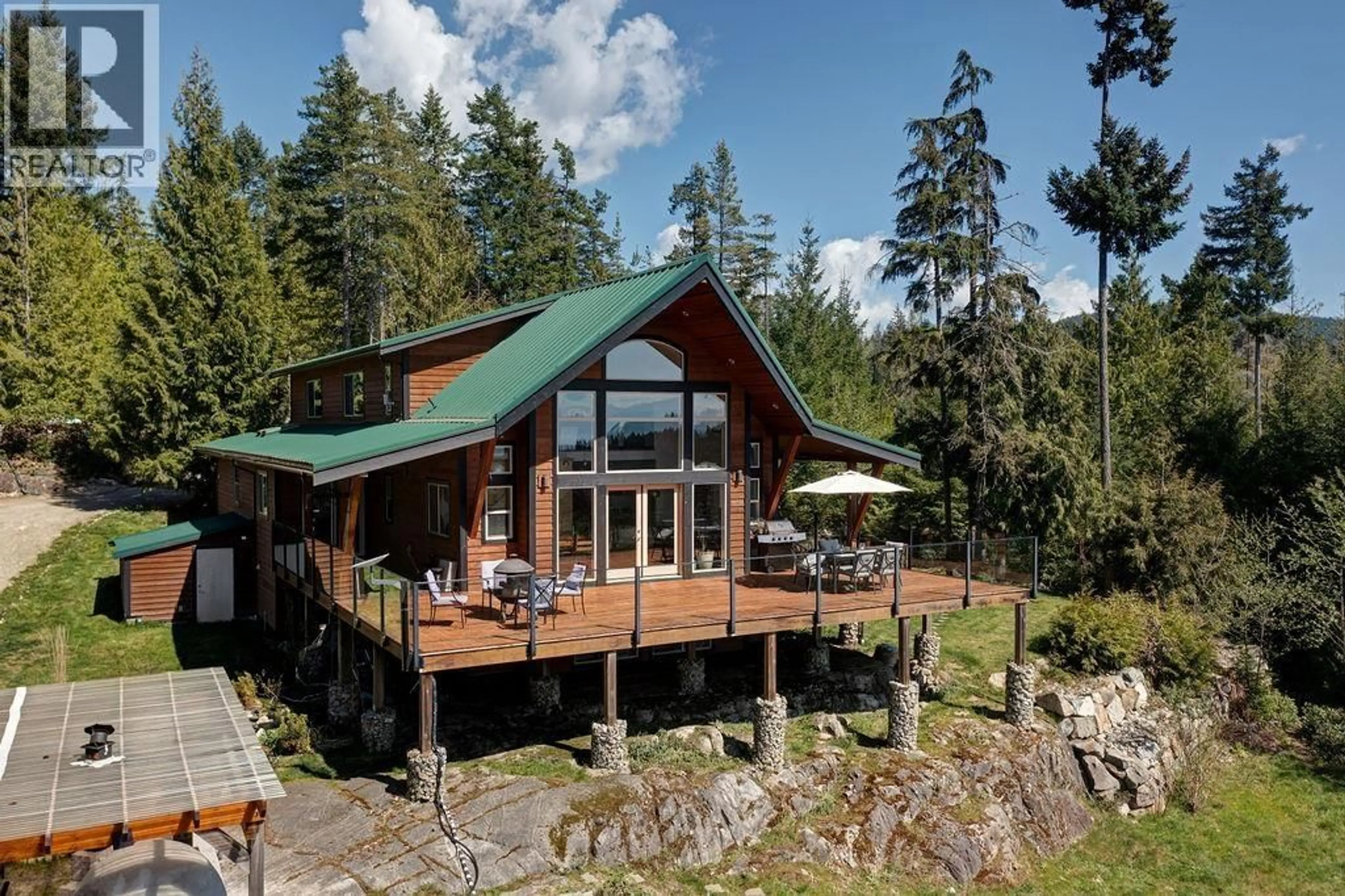 A pic from outside/outdoor area/front of a property/back of a property/a pic from drone, unknown for 9340 STEPHENS WAY, Halfmoon Bay British Columbia V7Z1G9