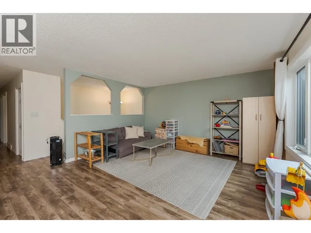2905 CHRISTOPHER CRESCENT, Prince George 2