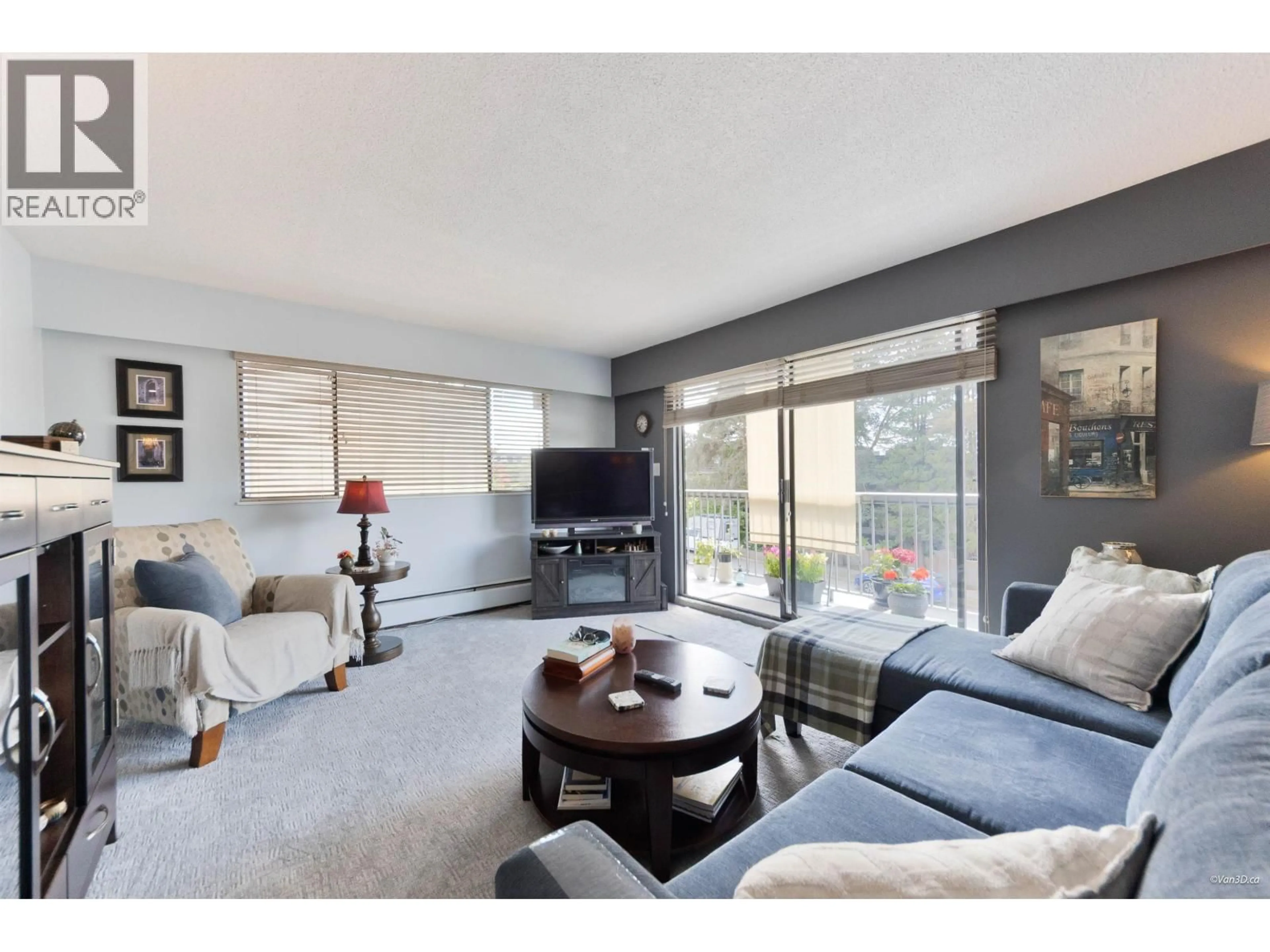 Living room with furniture, unknown for 205 - 330 2ND STREET, North Vancouver British Columbia V7M1E1