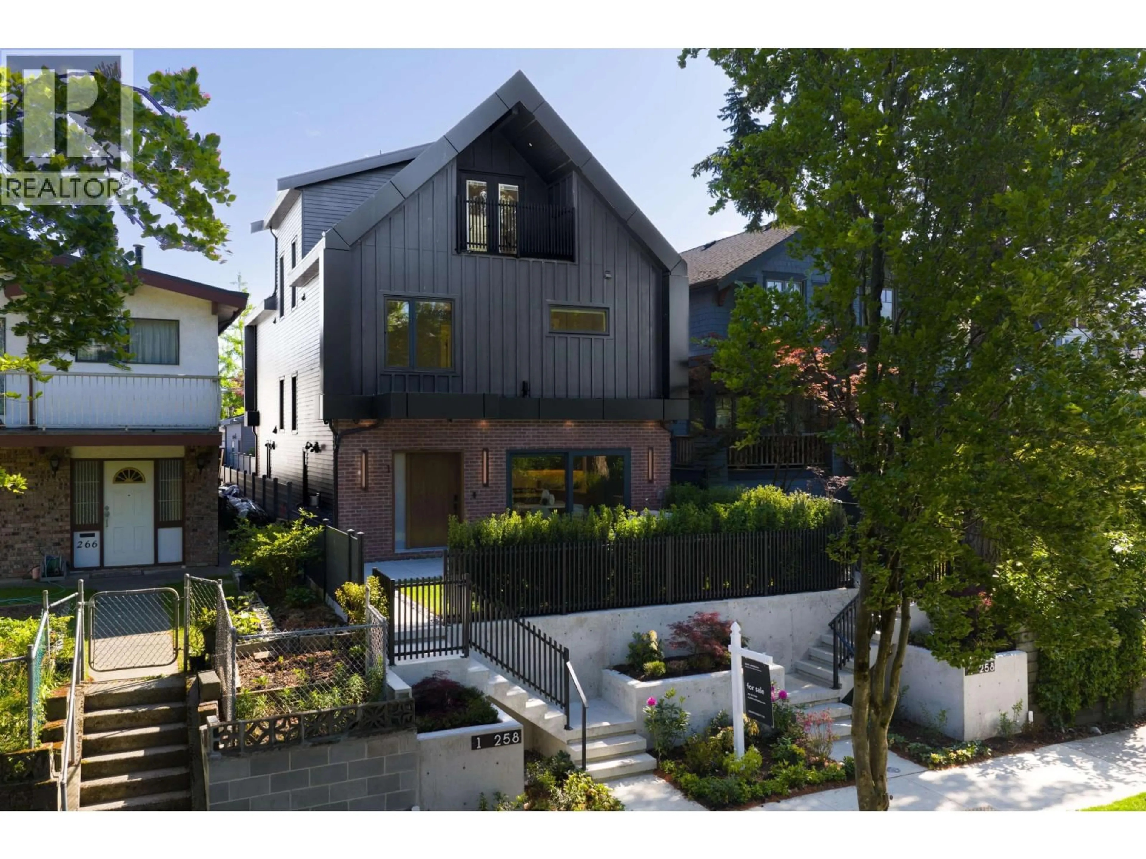 Home with brick exterior material, street for 1 - 258 19 AVENUE, Vancouver British Columbia V5V1J2