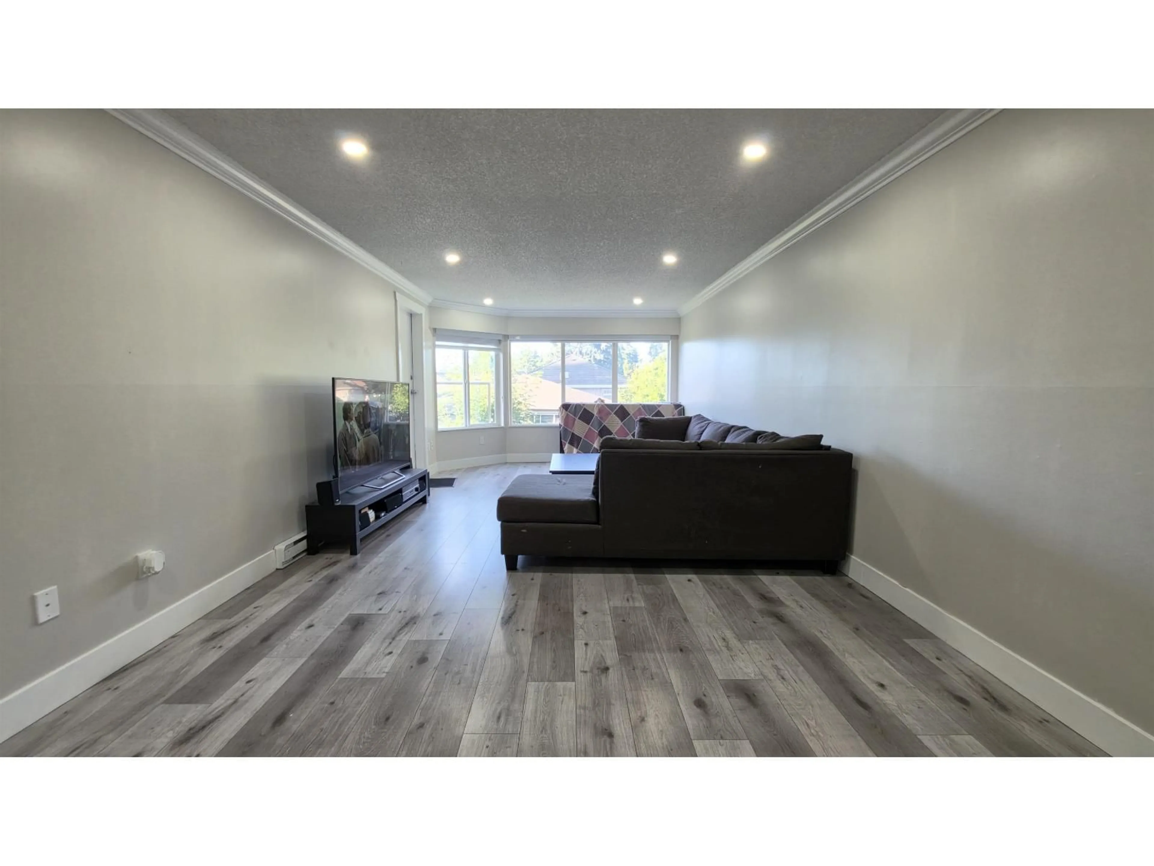 A pic of a room for 105 - 9635 121 STREET, Surrey British Columbia V3V7L8