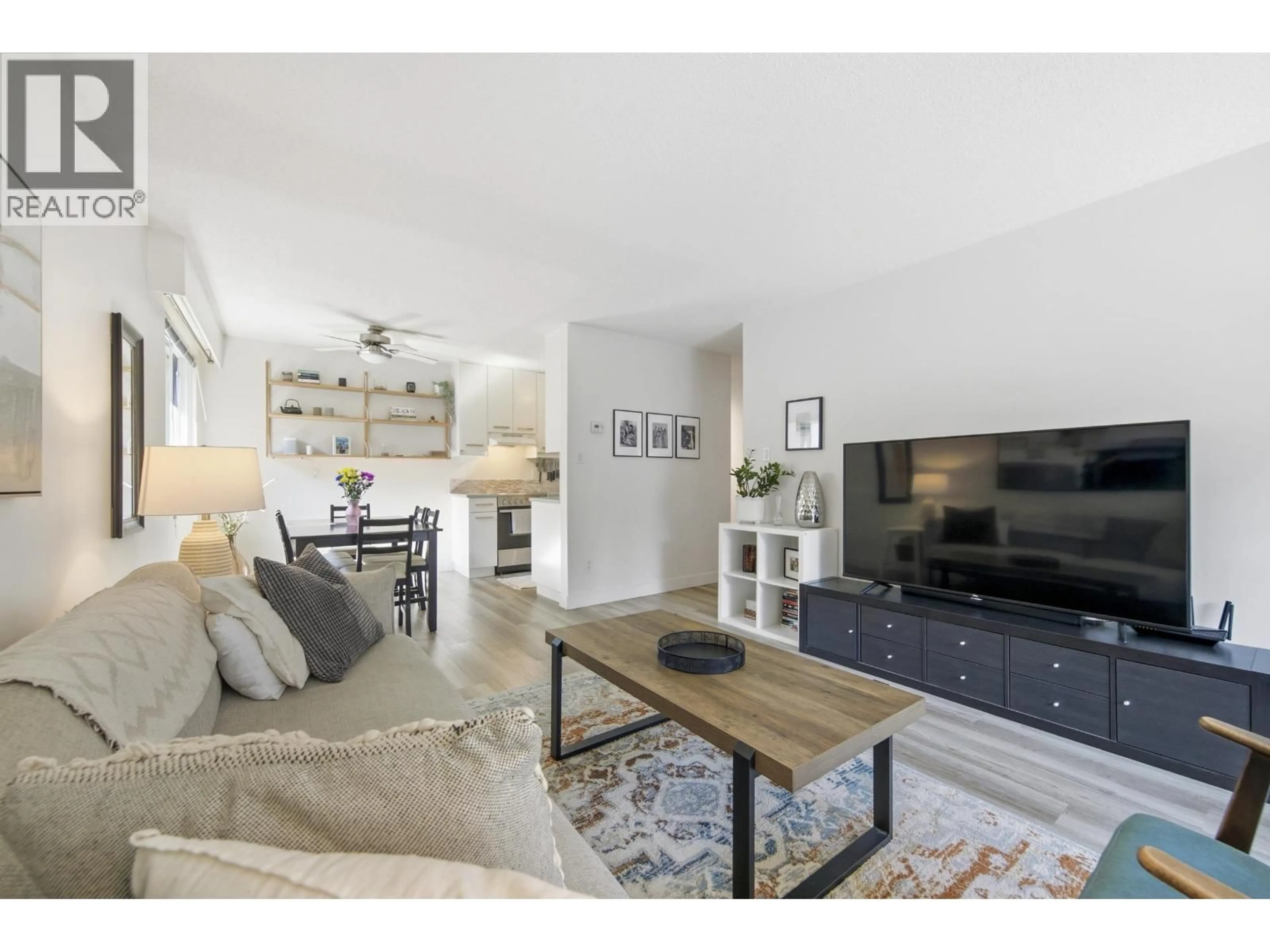 Living room with furniture, unknown for 203 - 270 3RD STREET, North Vancouver British Columbia V7M1G1
