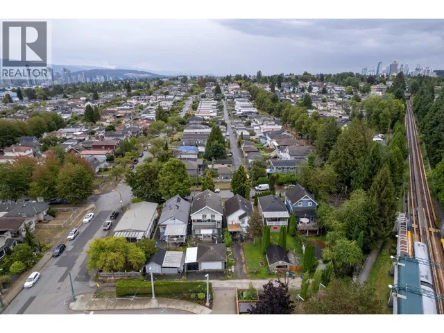 2474 24TH AVENUE, Vancouver 3