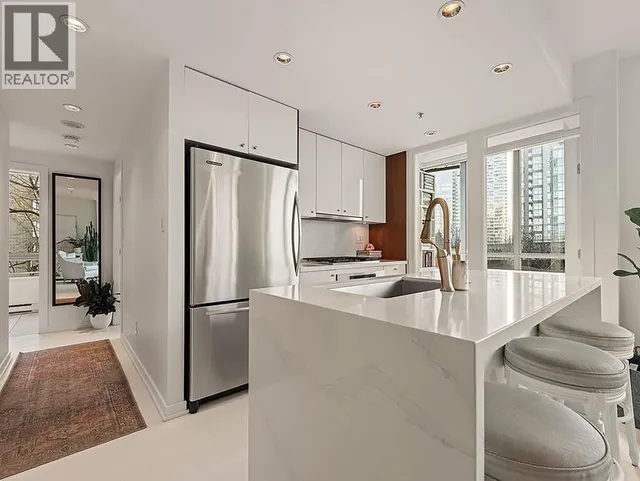 601 - 1005 BEACH AVENUE, Vancouver 5