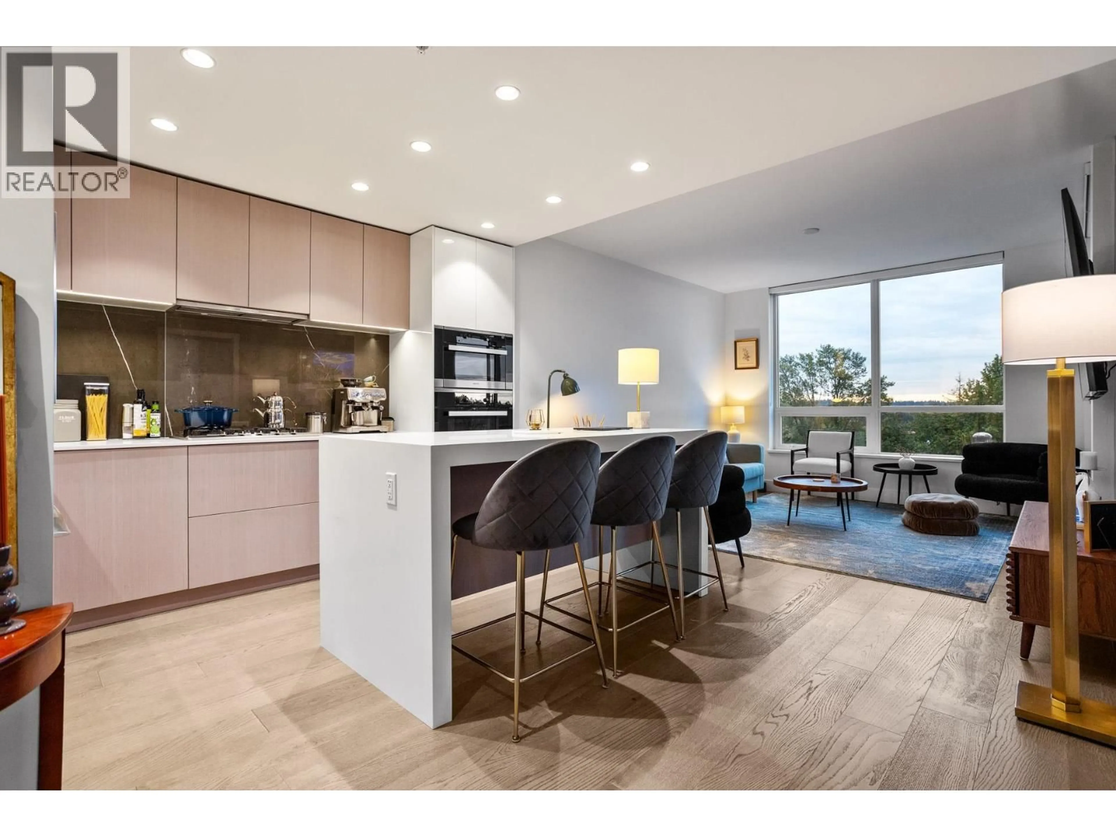 Open concept kitchen, ceramic/tile floor for 805 - 1632 LIONS GATE LANE, Pemberton British Columbia V7P0E2