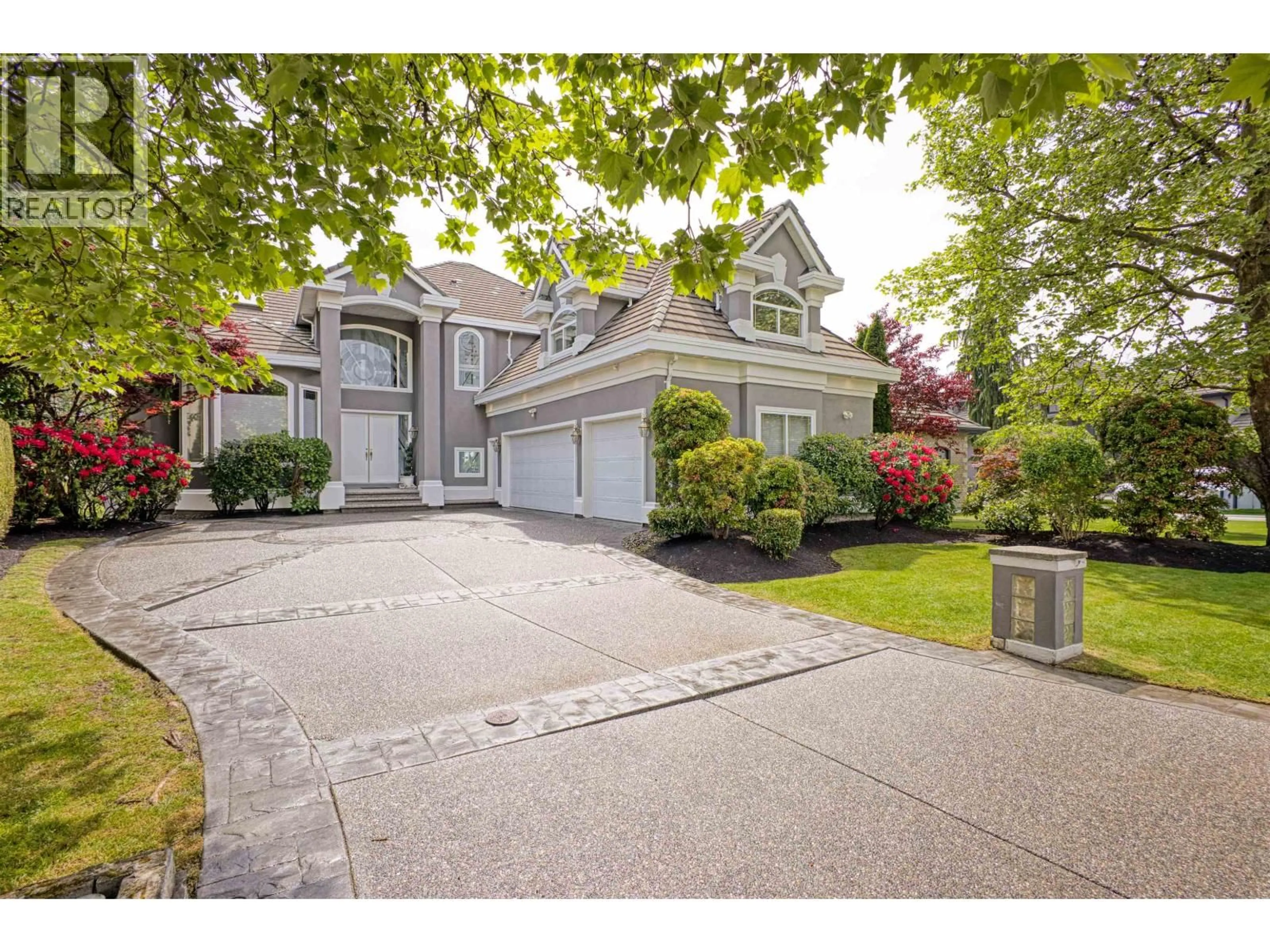 Home with vinyl exterior material, street for 2556 PALISADE CRESCENT, Port Coquitlam British Columbia V3C6B2