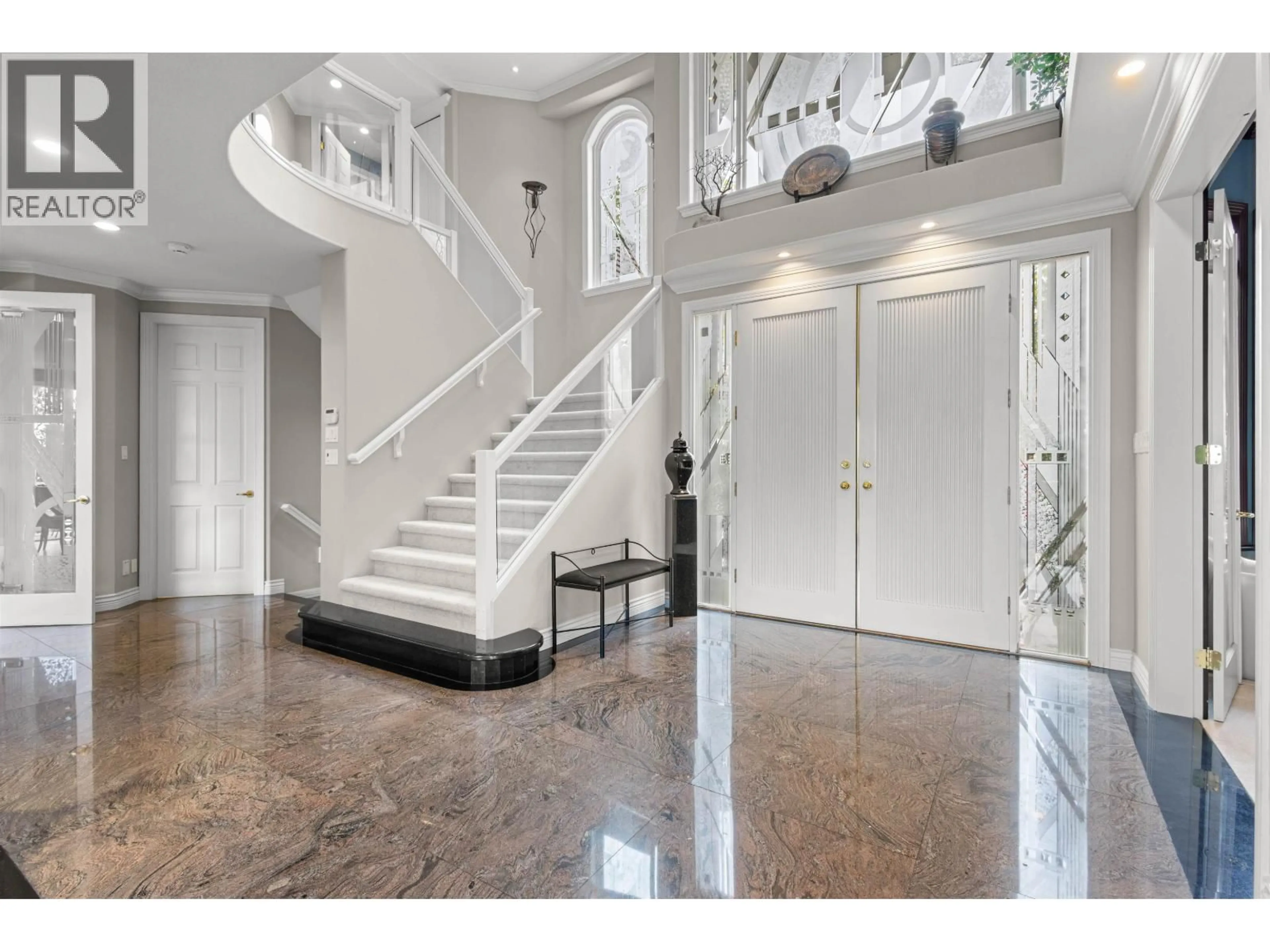 Indoor foyer for 2556 PALISADE CRESCENT, Port Coquitlam British Columbia V3C6B2