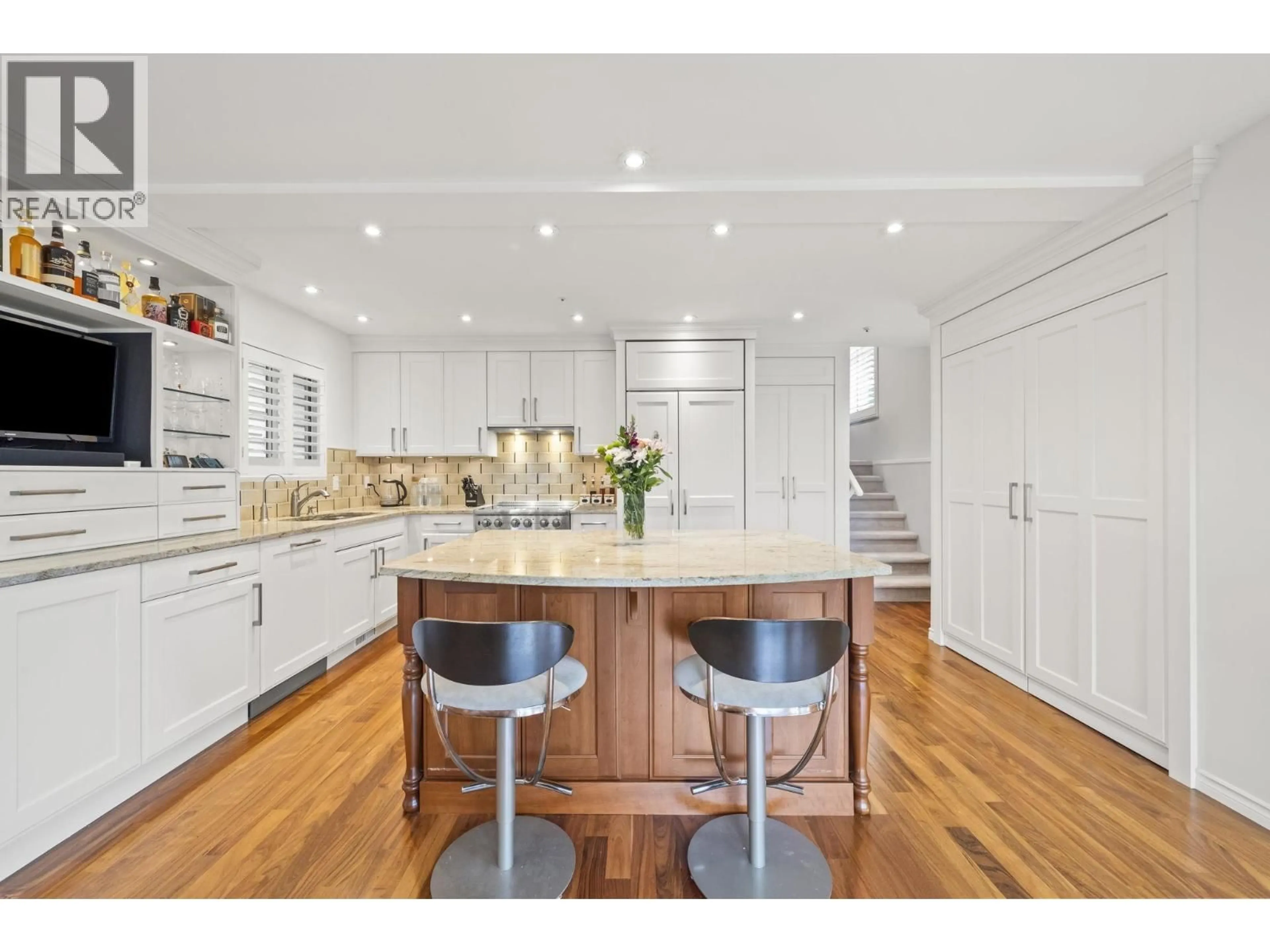 Open concept kitchen, wood/laminate floor for 2408 MARINE DRIVE, Vancouver British Columbia V5S2H1