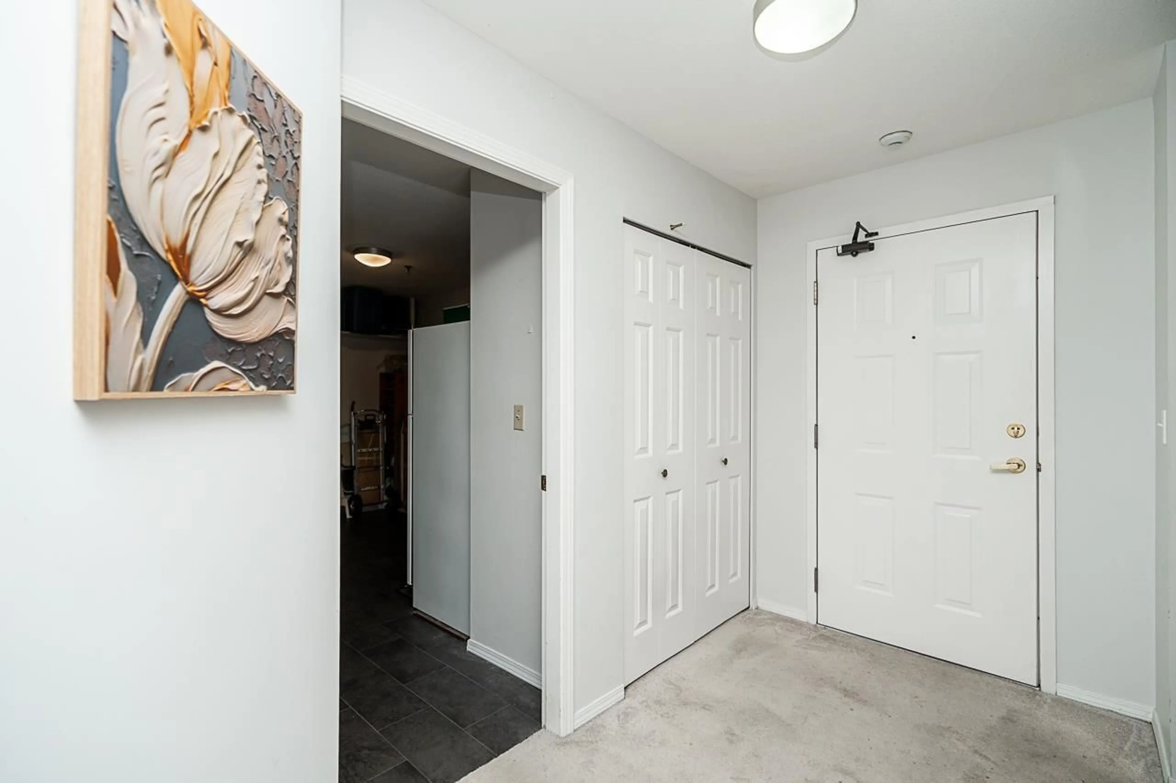 Indoor entryway for 219 - 33535 KING ROAD, Abbotsford British Columbia V2S6Z5