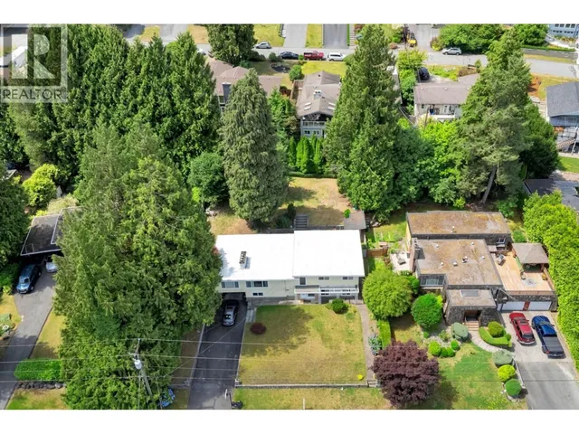 3028 STARLIGHT WAY, Coquitlam 2