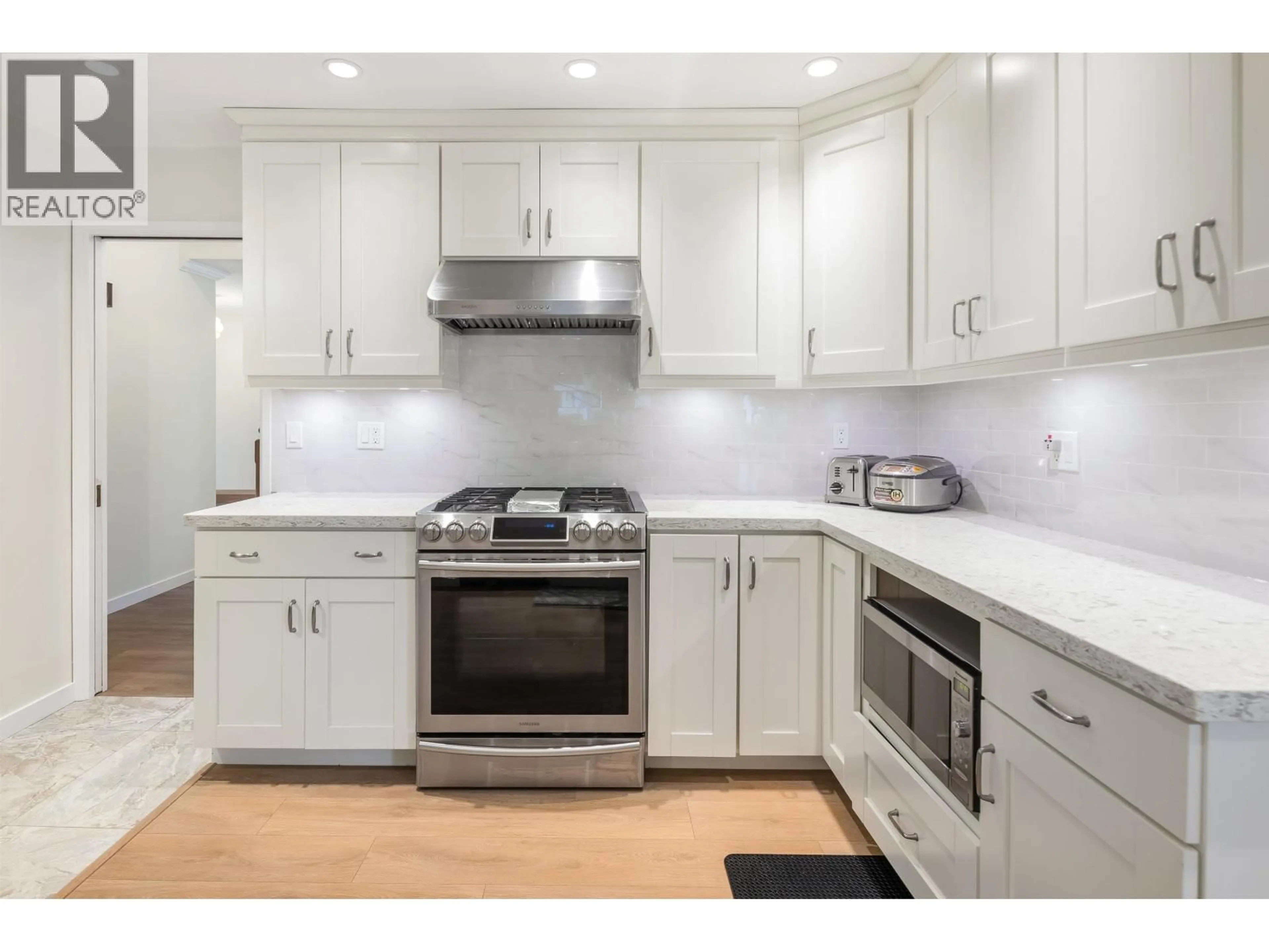 Open concept kitchen, unknown for 7720 NO.1 ROAD, Richmond British Columbia V7C1T6