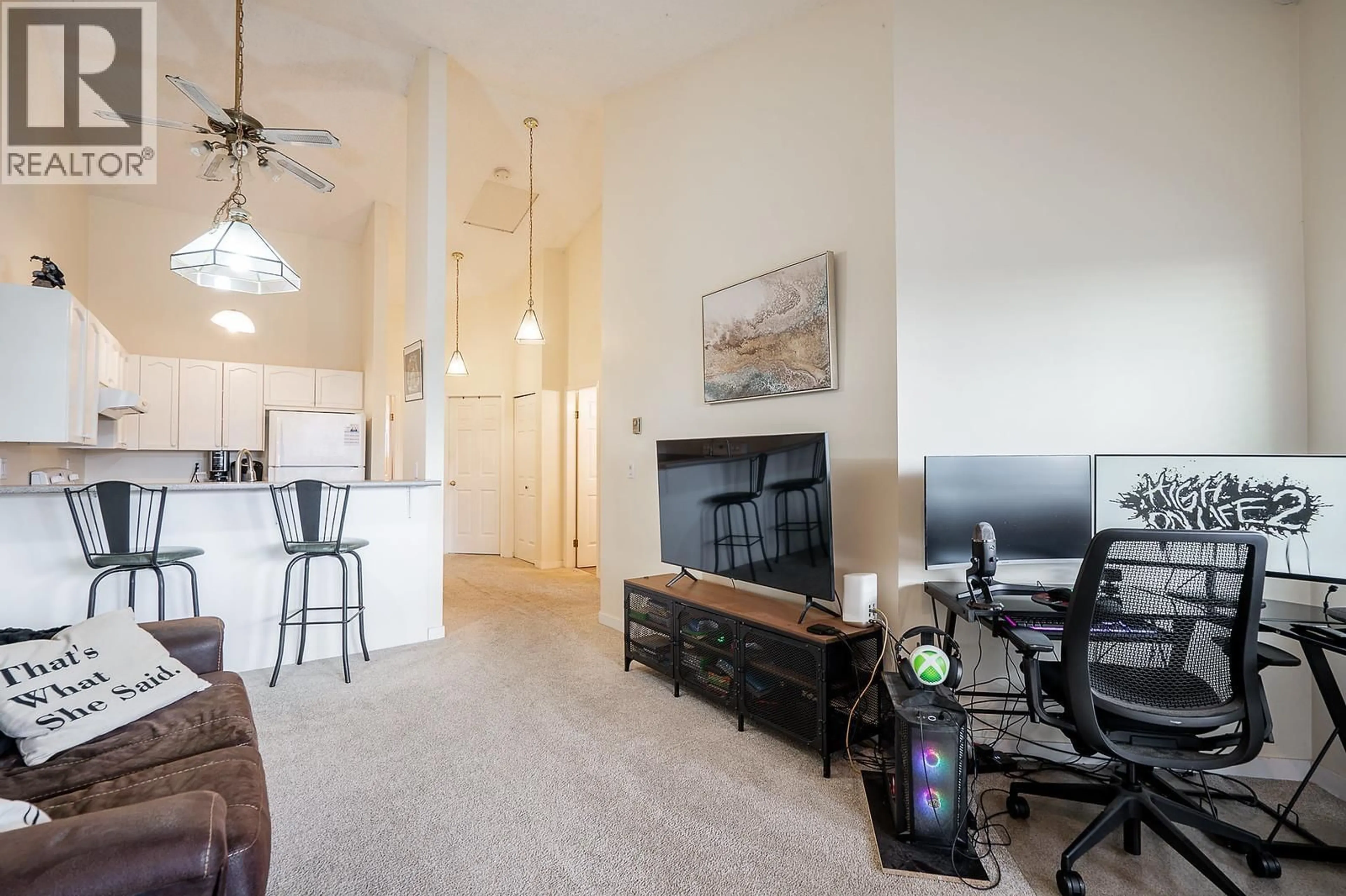 Living room with furniture, unknown for 305 - 11726 225TH STREET, Maple Ridge British Columbia V2X6E4
