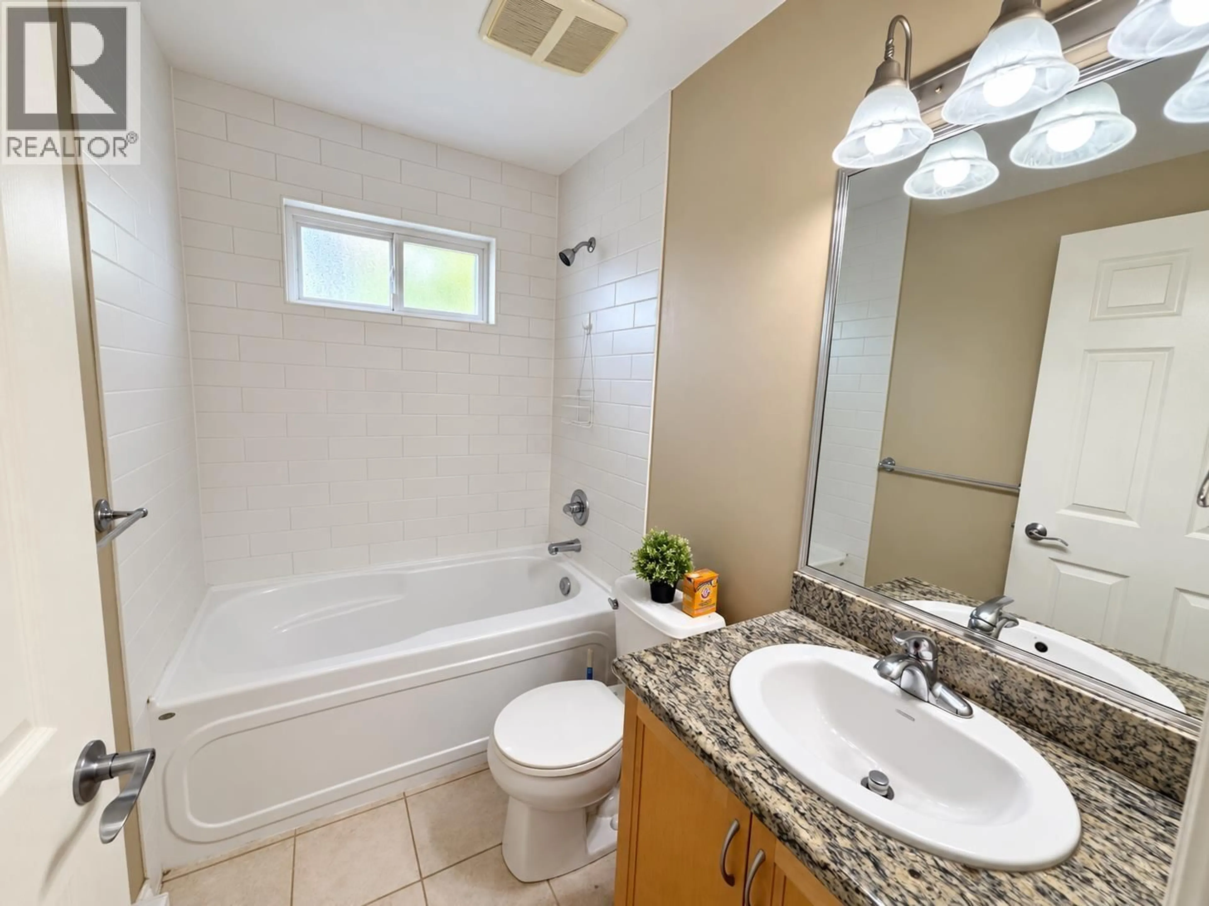 Standard bathroom, ceramic/tile floor for 26 - 11511 STEVESTON HIGHWAY, Richmond British Columbia V7A1N8
