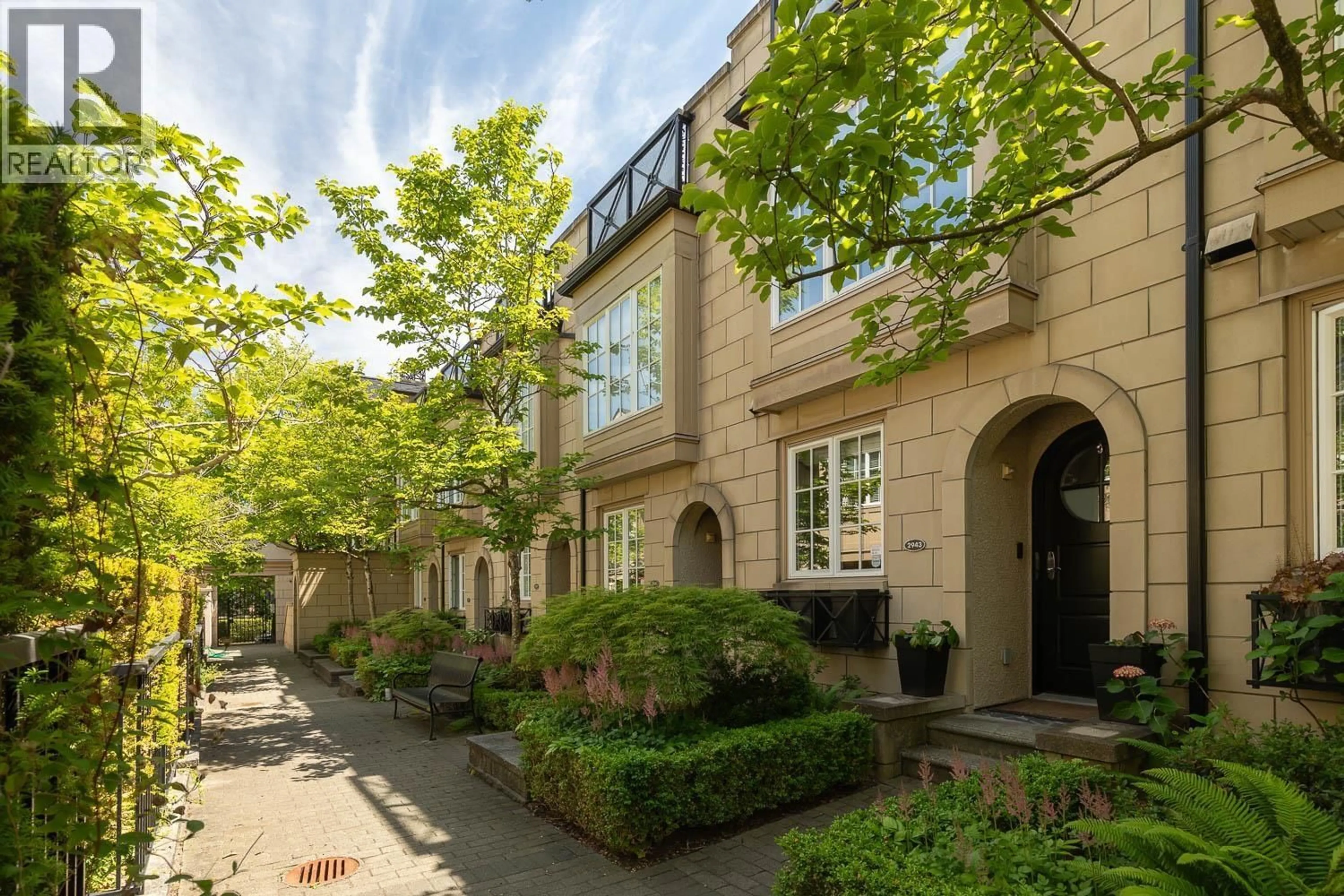 Patio, street for 2943 LAUREL STREET, Vancouver British Columbia V5Z3T4