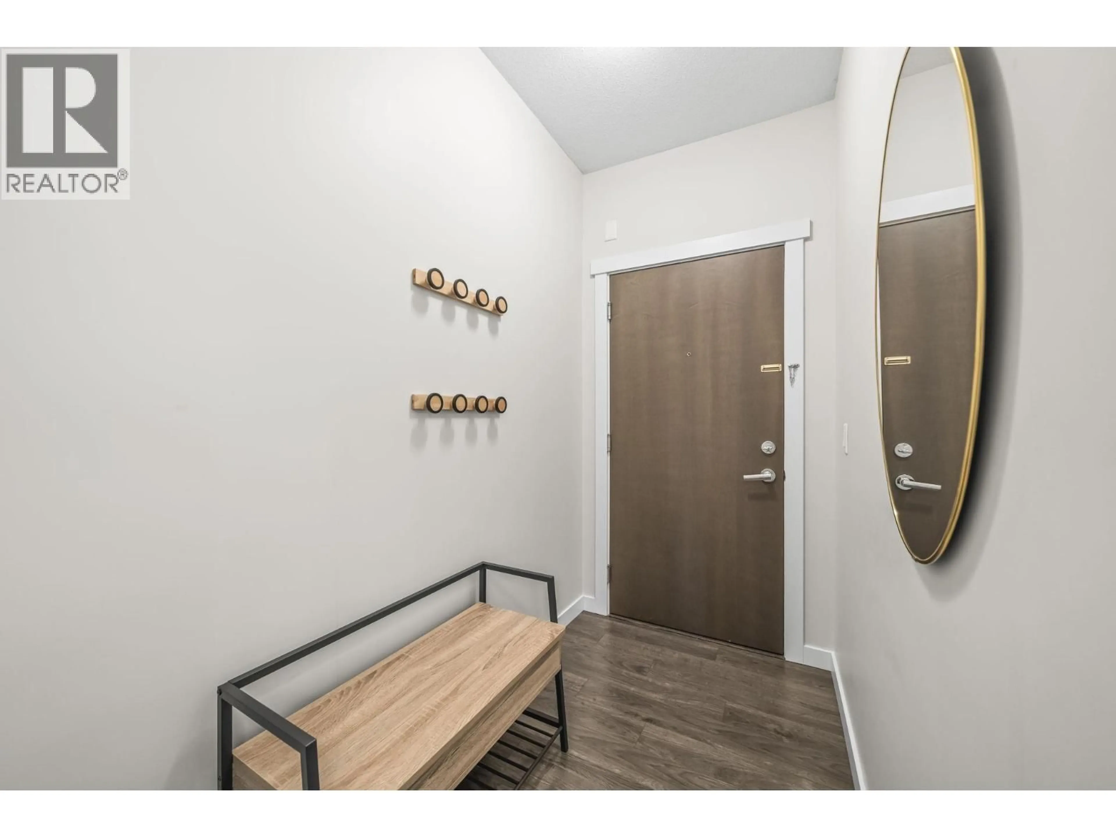 Indoor entryway for 215 - 9311 ALEXANDRA ROAD, Richmond British Columbia V6X0L8