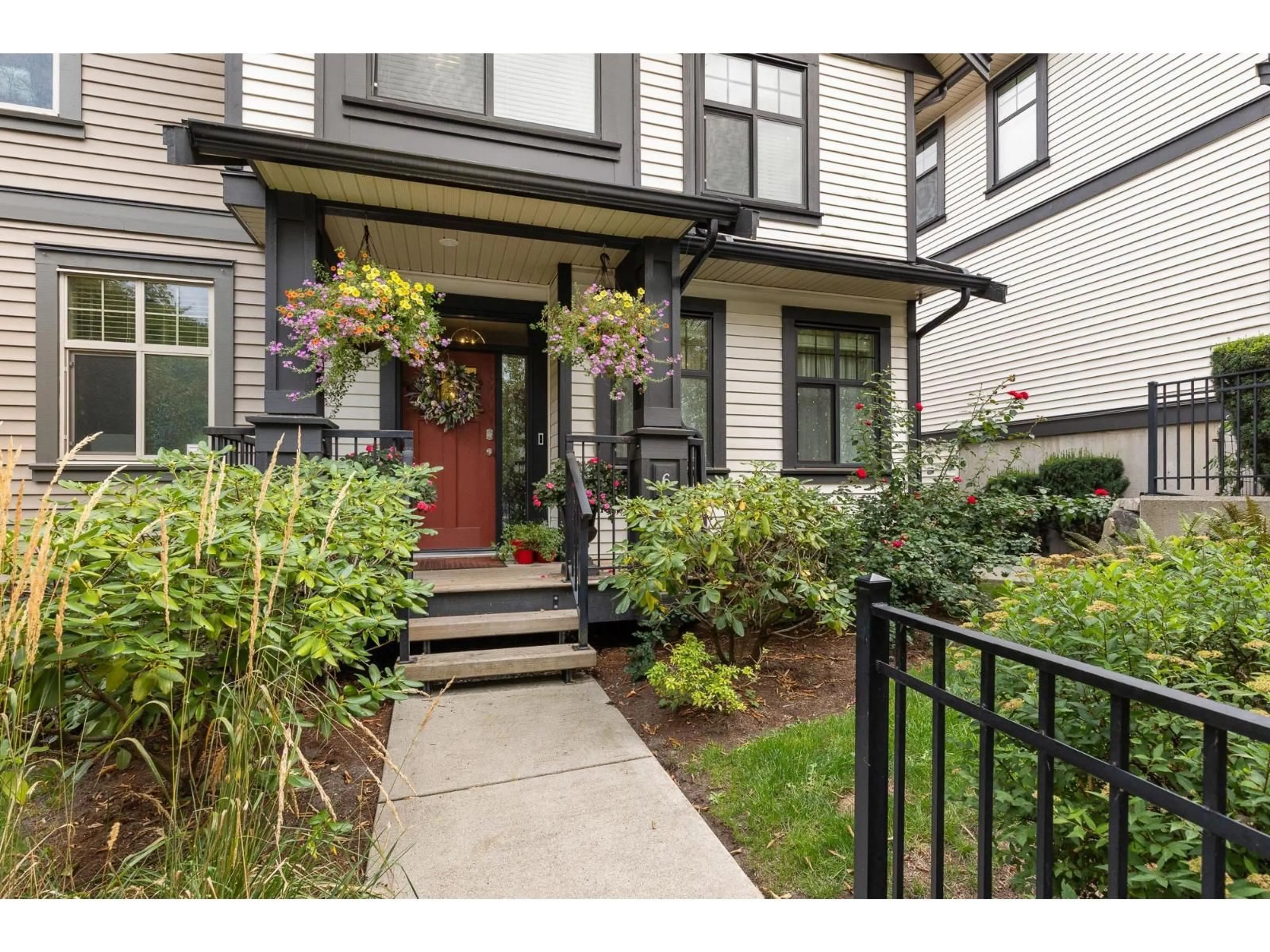 Indoor entryway for 6 - 35298 MARSHALL ROAD, Abbotsford British Columbia V3G0E2