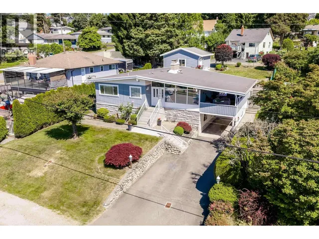 1119 HAMMOND AVENUE, Coquitlam 2
