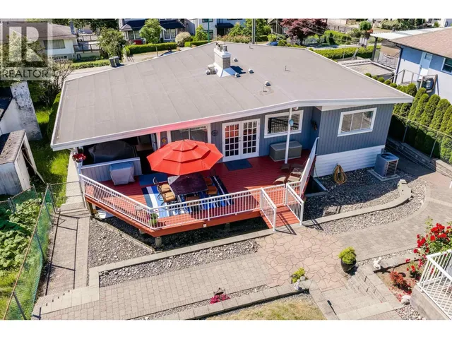 1119 HAMMOND AVENUE, Coquitlam 4