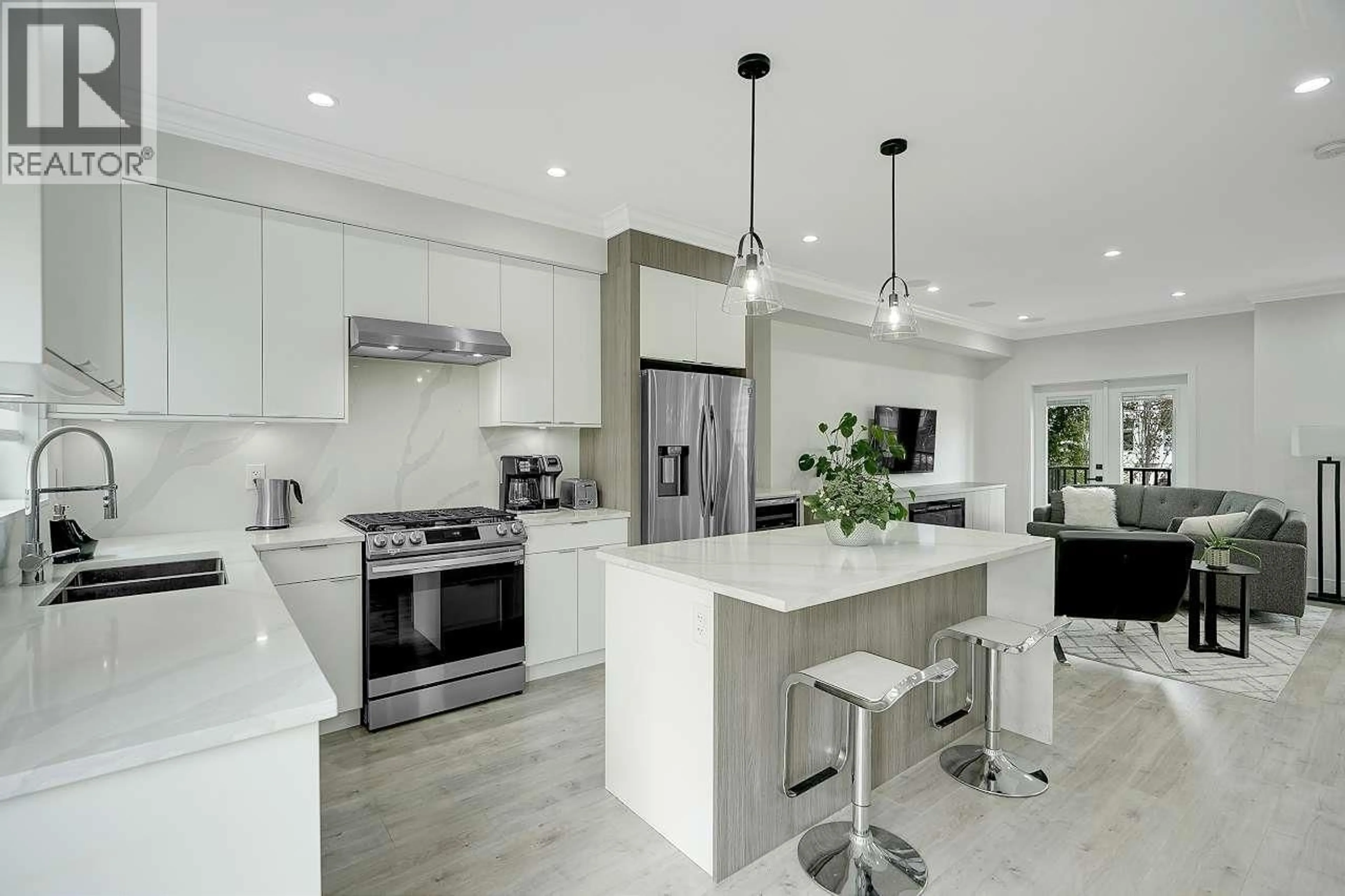 Contemporary kitchen, unknown for 16 - 608 EWEN AVENUE, New Westminster British Columbia V5R2S3