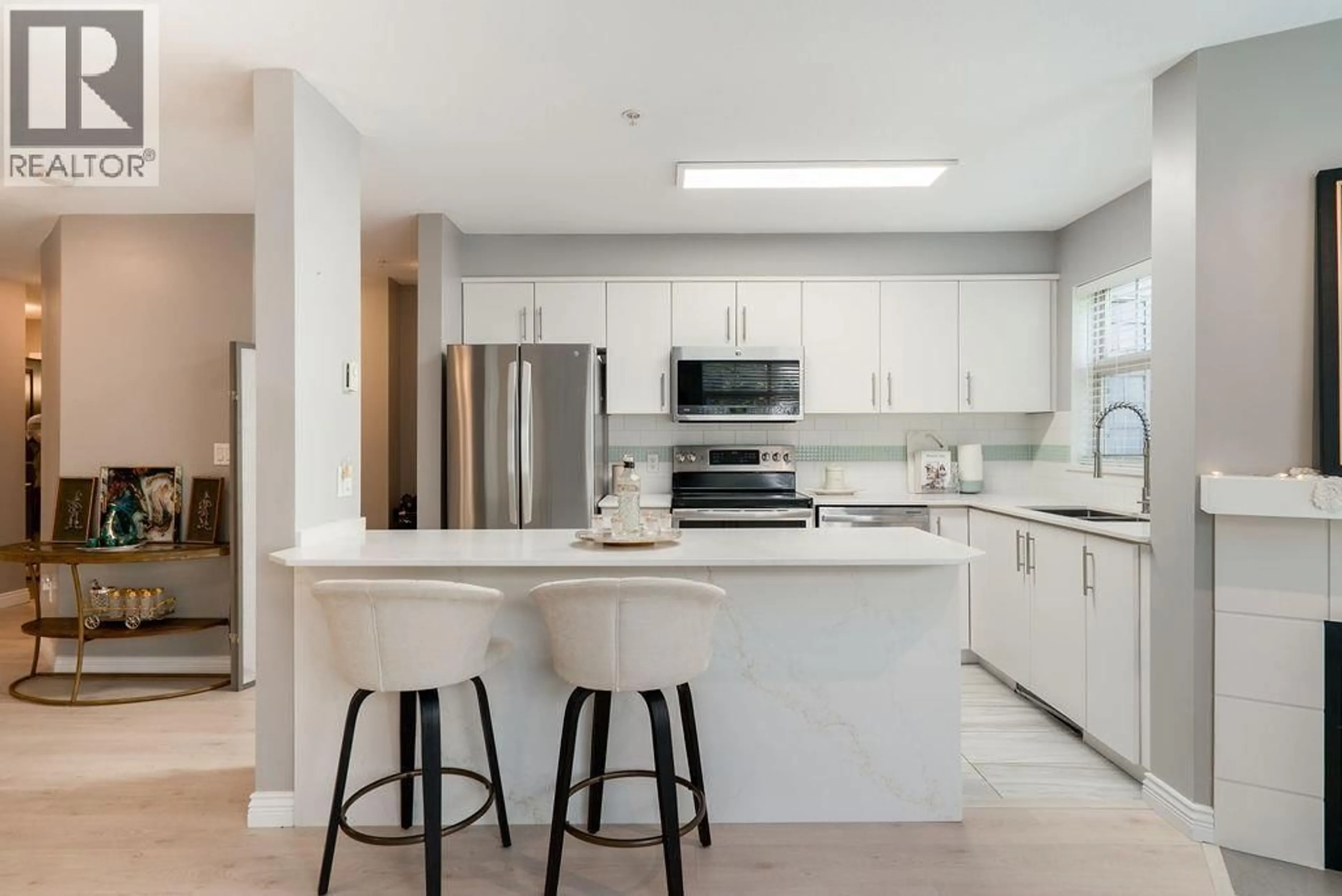 Open concept kitchen, ceramic/tile floor for 103 - 12238 224 STREET, Maple Ridge British Columbia V2X8W5
