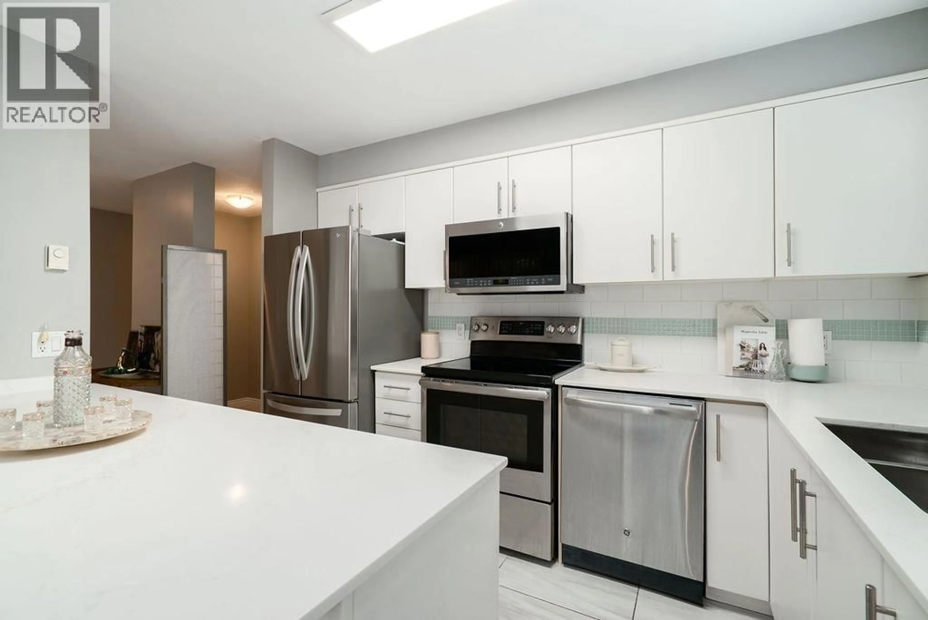 Standard kitchen, ceramic/tile floor for 103 - 12238 224 STREET, Maple Ridge British Columbia V2X8W5