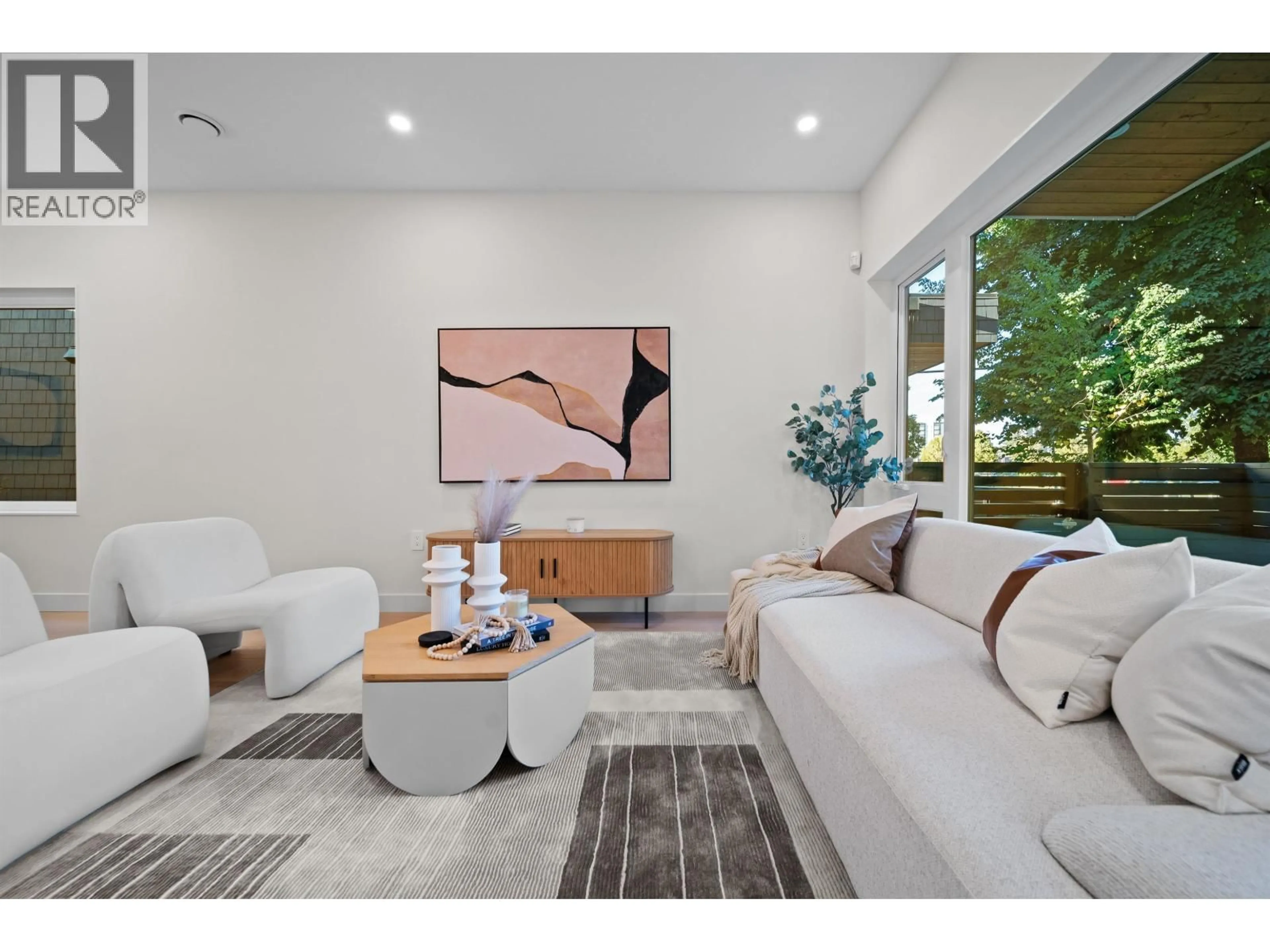 Living room with furniture, unknown for 5405 WALES STREET, Vancouver British Columbia V5R3M9