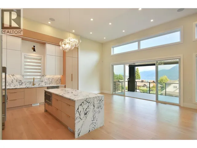6555 GALE AVENUE, Sechelt 4