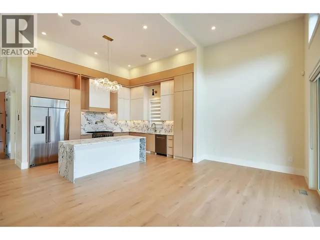 6555 GALE AVENUE, Sechelt 5