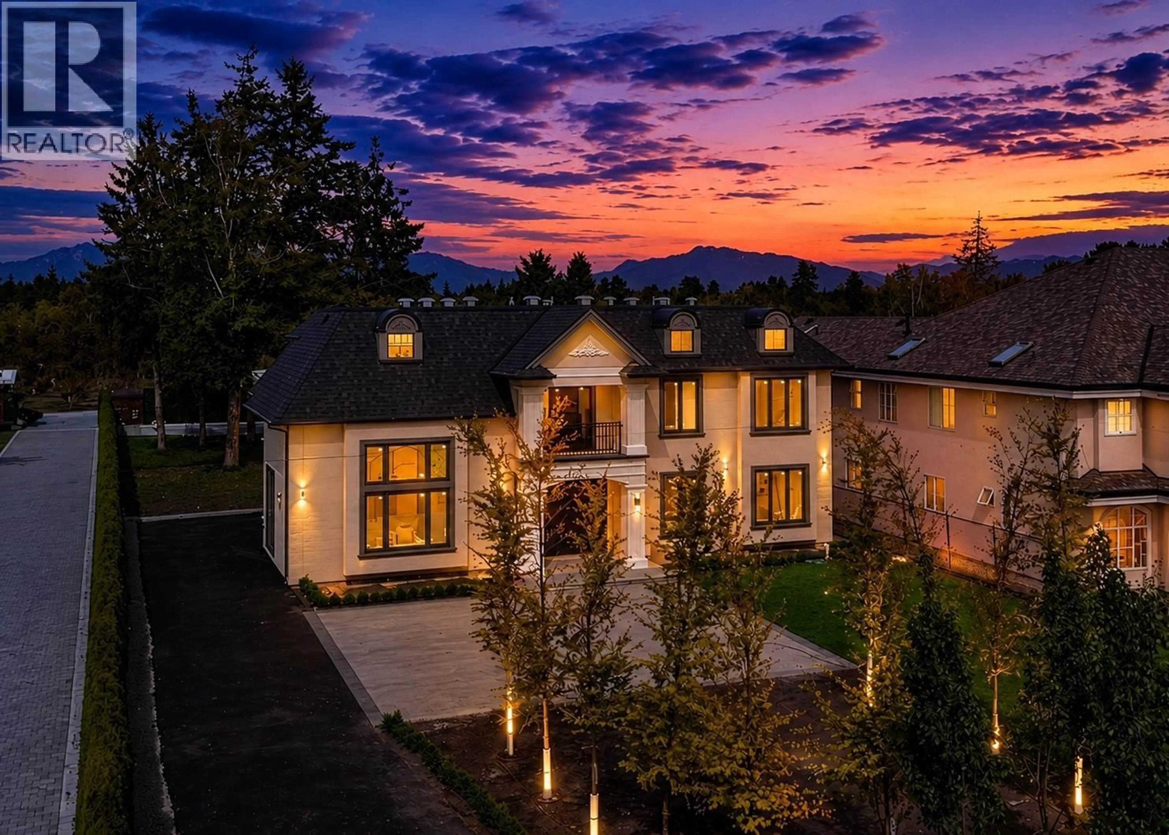 A pic from outside/outdoor area/front of a property/back of a property/a pic from drone, unknown for 11531 BLUNDELL ROAD, Richmond British Columbia V6Y1L4