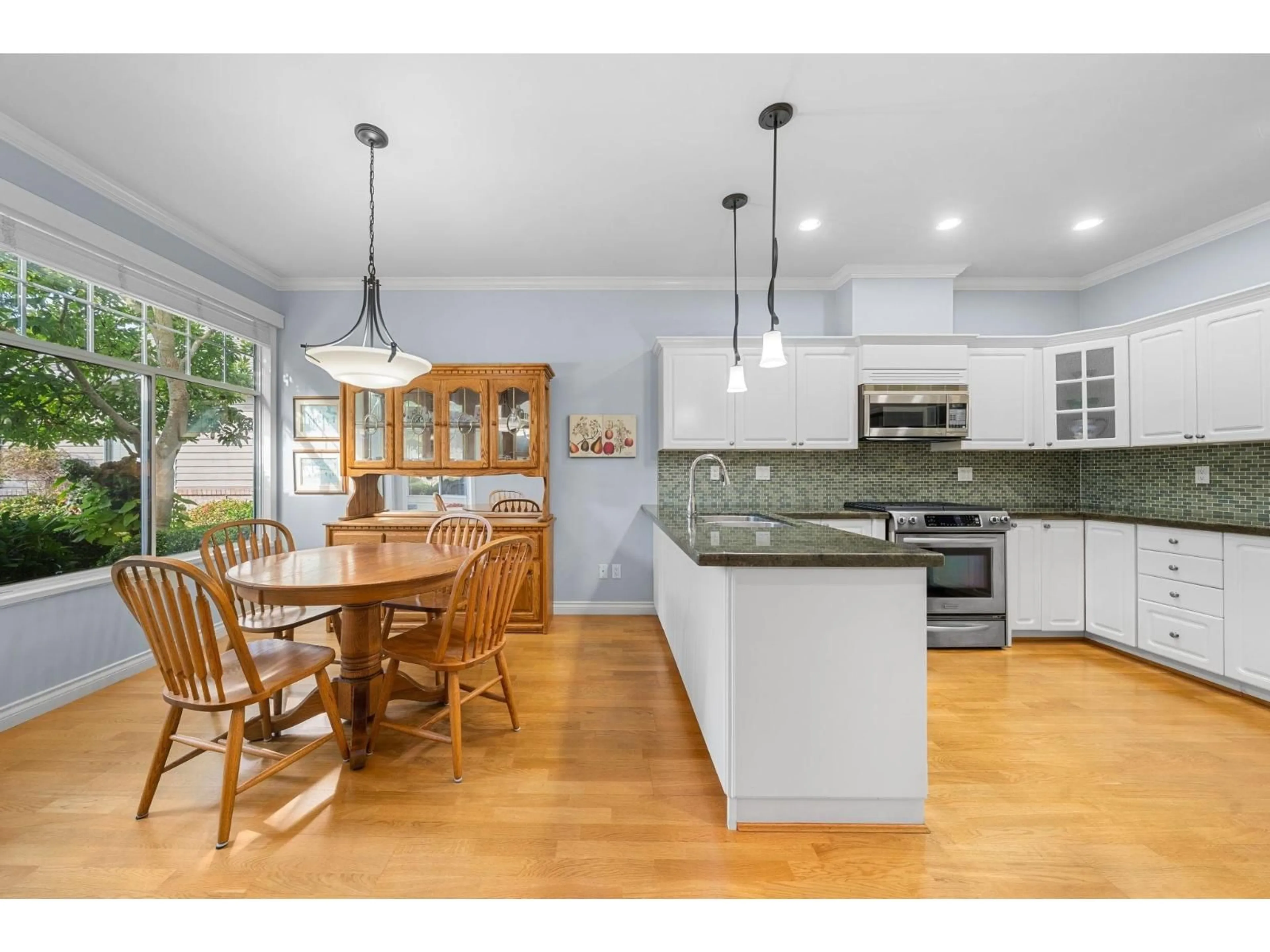 Open concept kitchen, wood/laminate floor for 41 - 2533 152 STREET, White Rock British Columbia V4P1N4